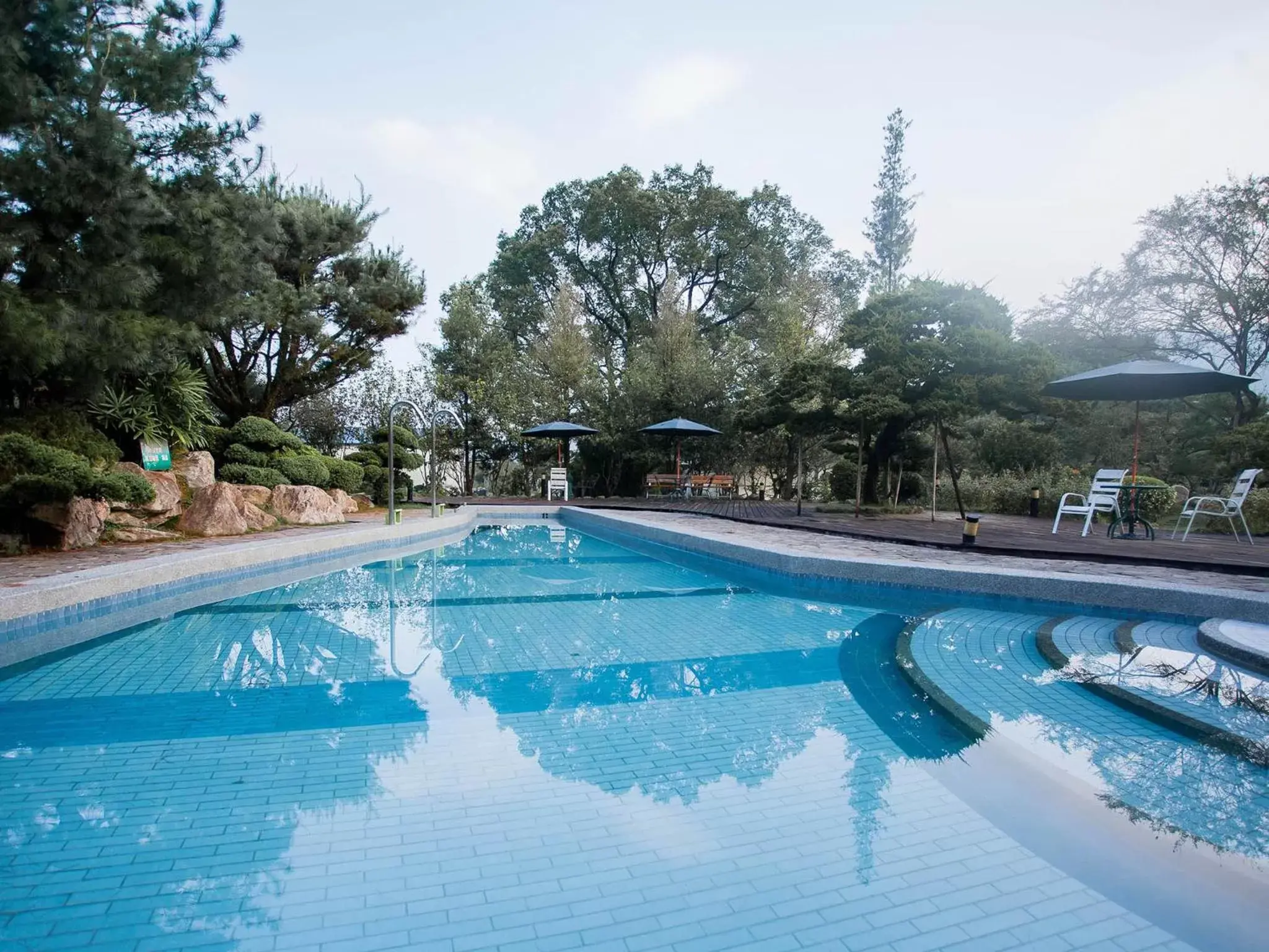 Swimming Pool in Flying Villa