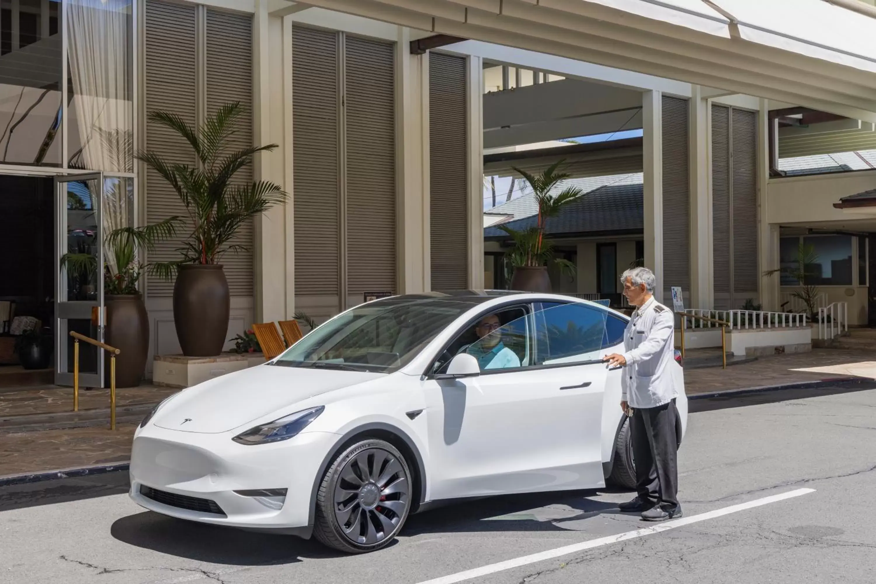Parking in The Kahala Hotel and Resort