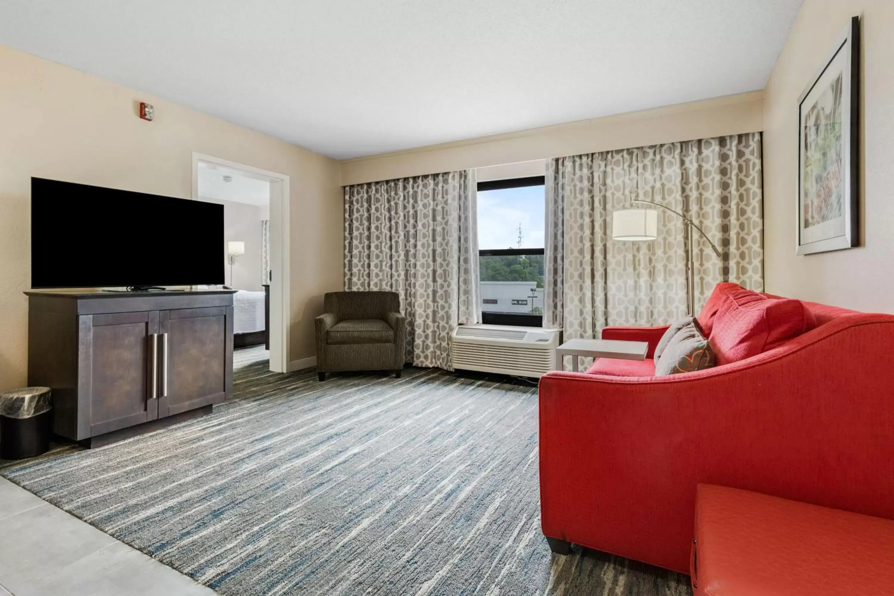 Bedroom, Seating Area in Hampton Inn & Suites Memphis-Wolfchase Galleria