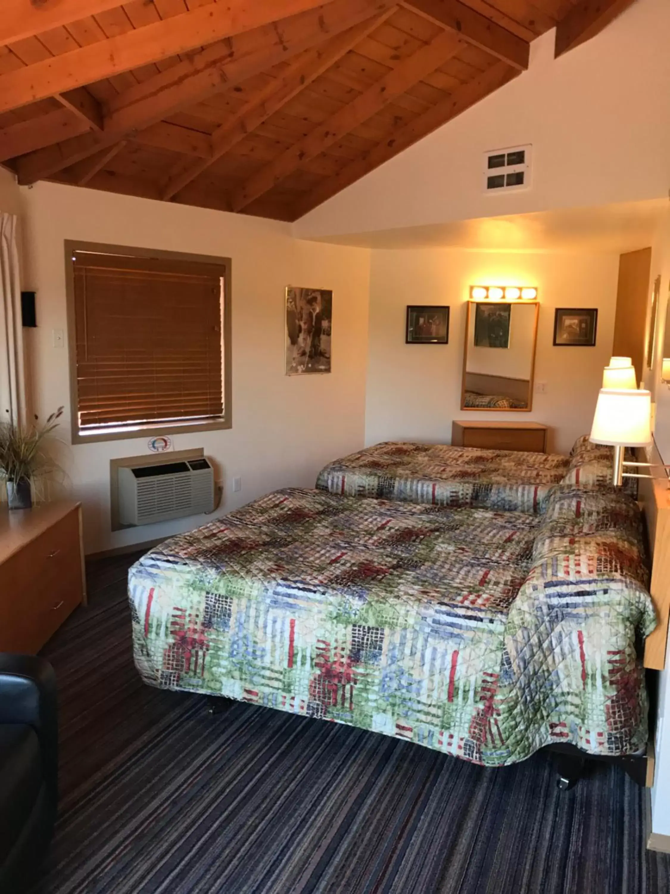 Bedroom, Bed in Smith Rock Resort
