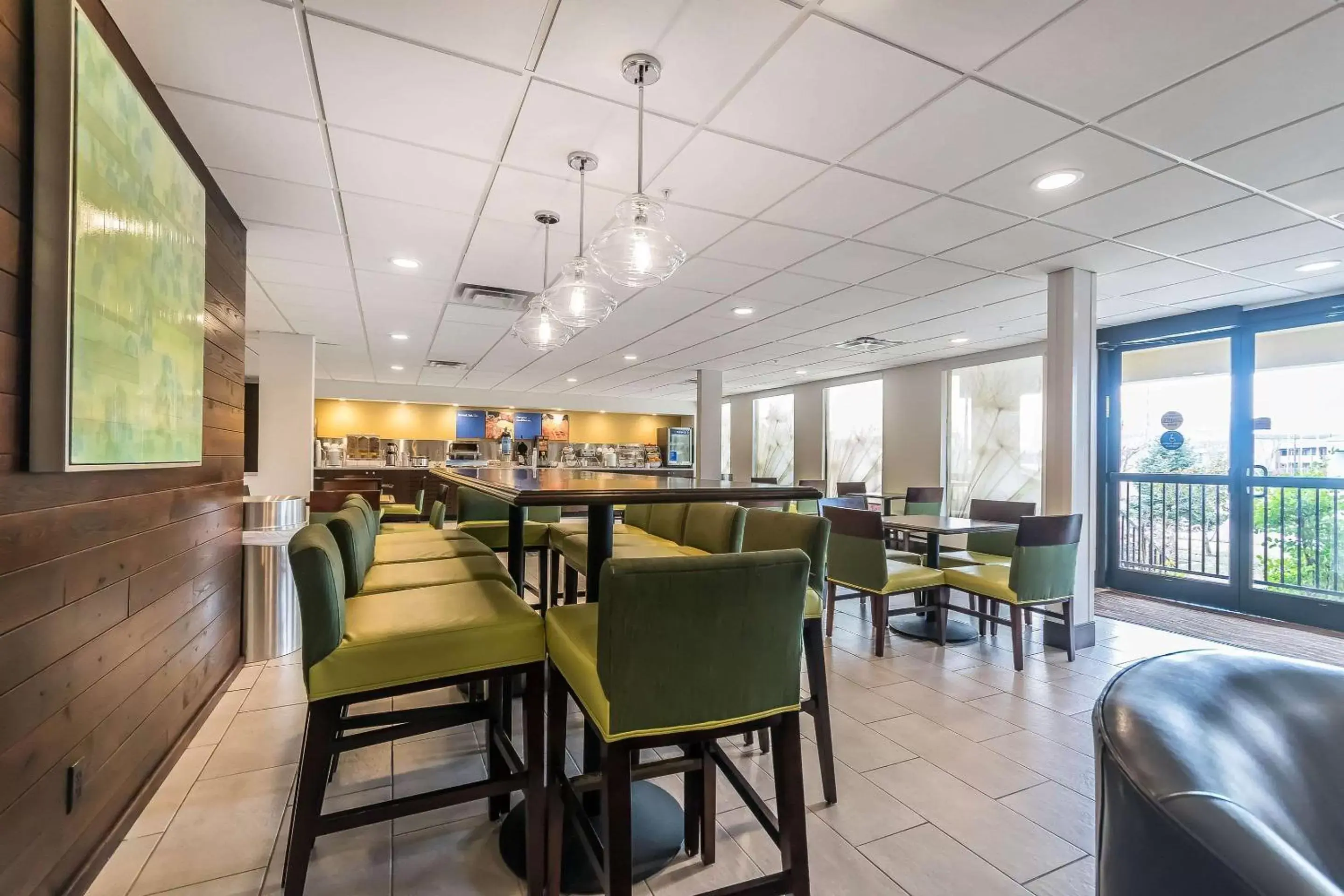 Restaurant/Places to Eat in Comfort Inn & Suites Lexington