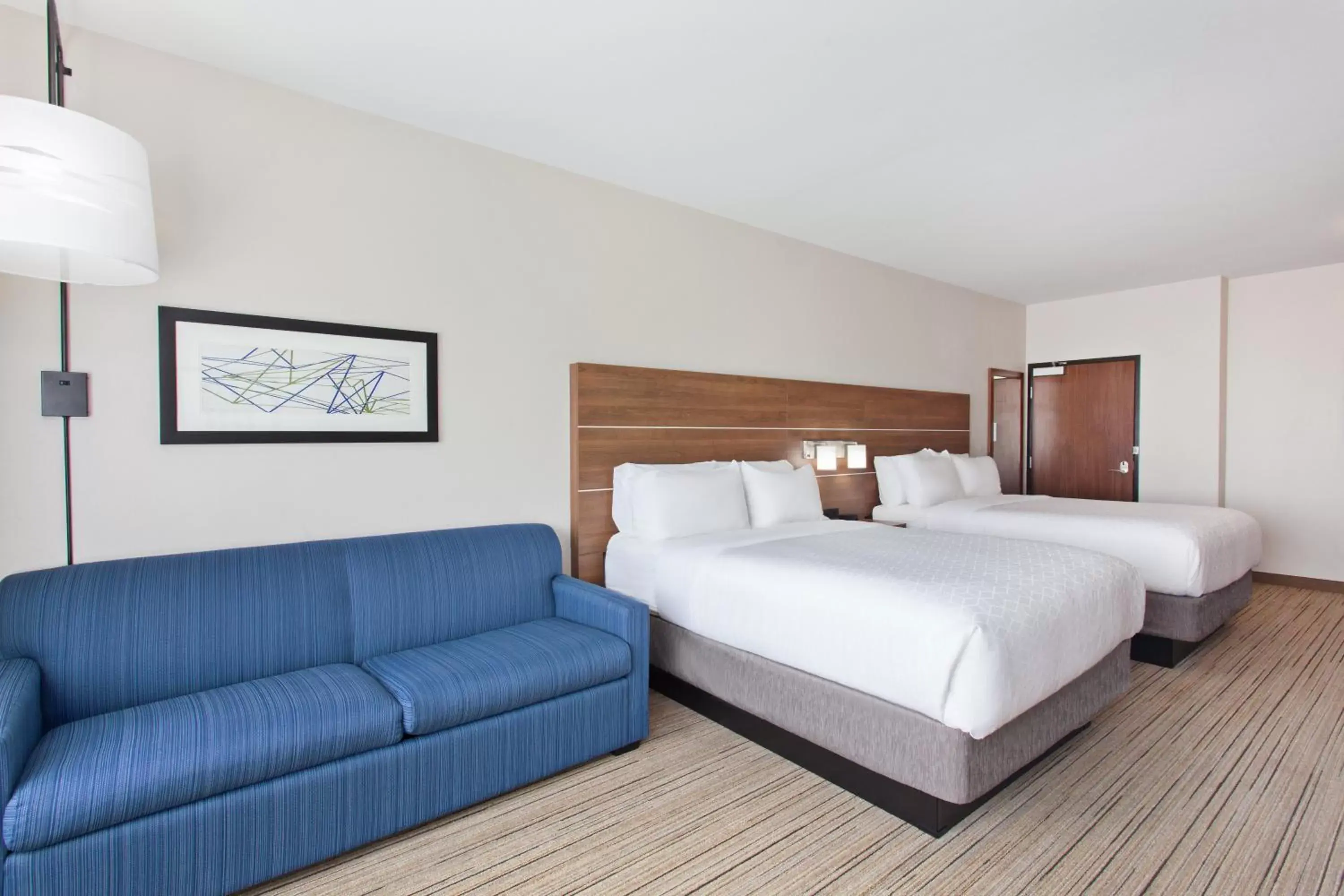 Photo of the whole room, Bed in Holiday Inn Express & Suites - Moses Lake, an IHG Hotel