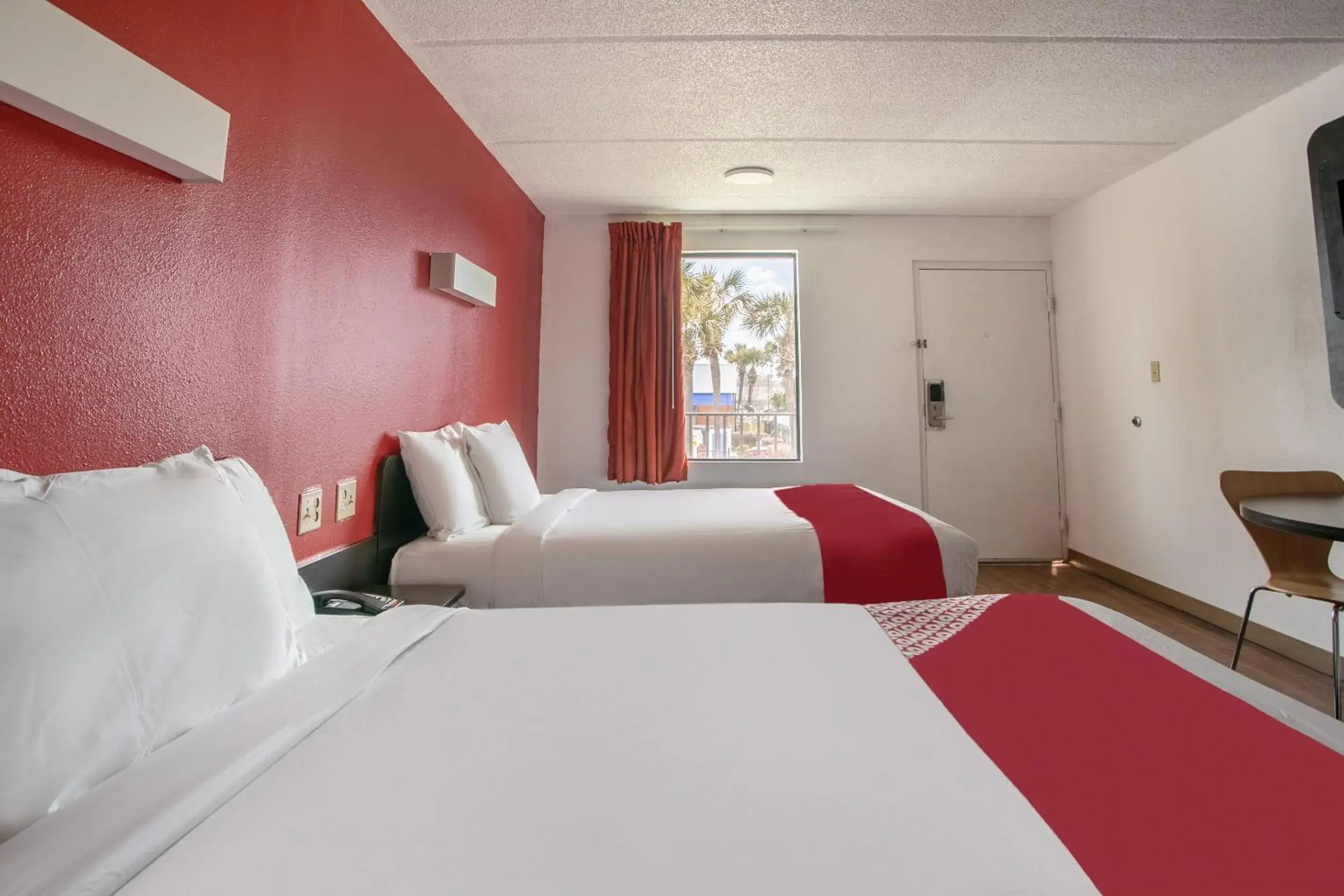 Bedroom, Bed in OYO Hotel Lake Park I-75