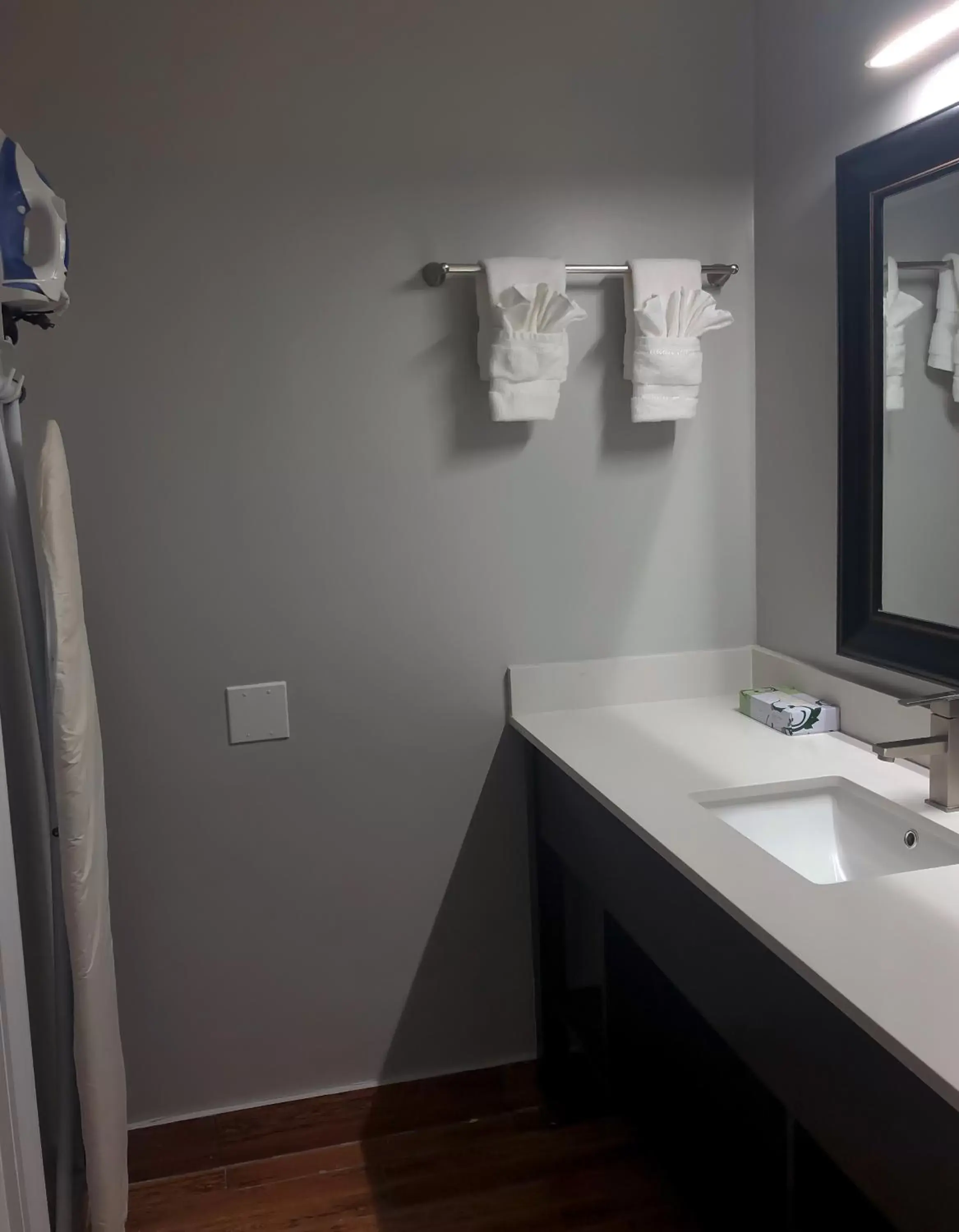 Bathroom in Destin Inn & Suites