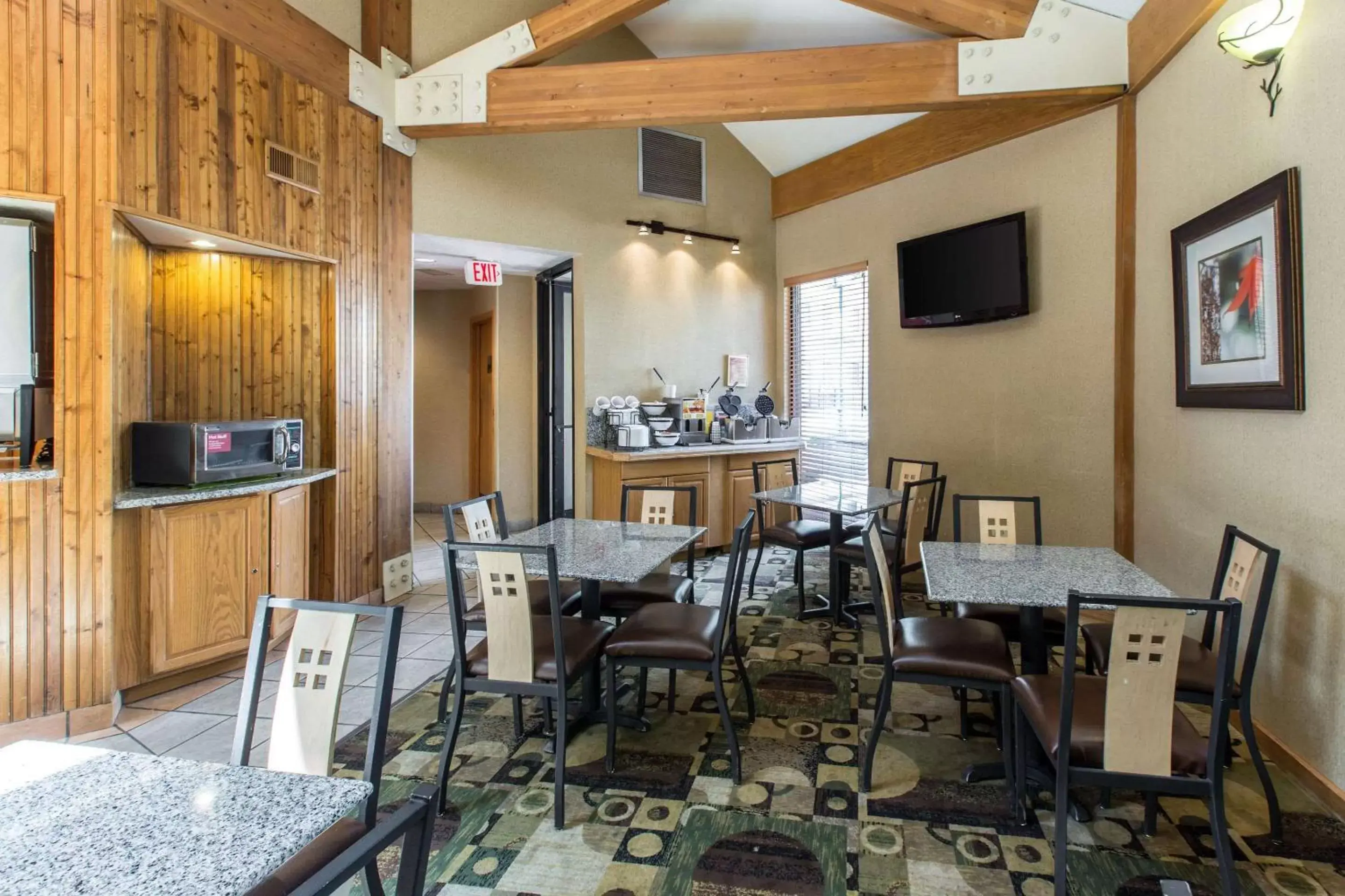 Restaurant/Places to Eat in Comfort Inn Near Vail Beaver Creek