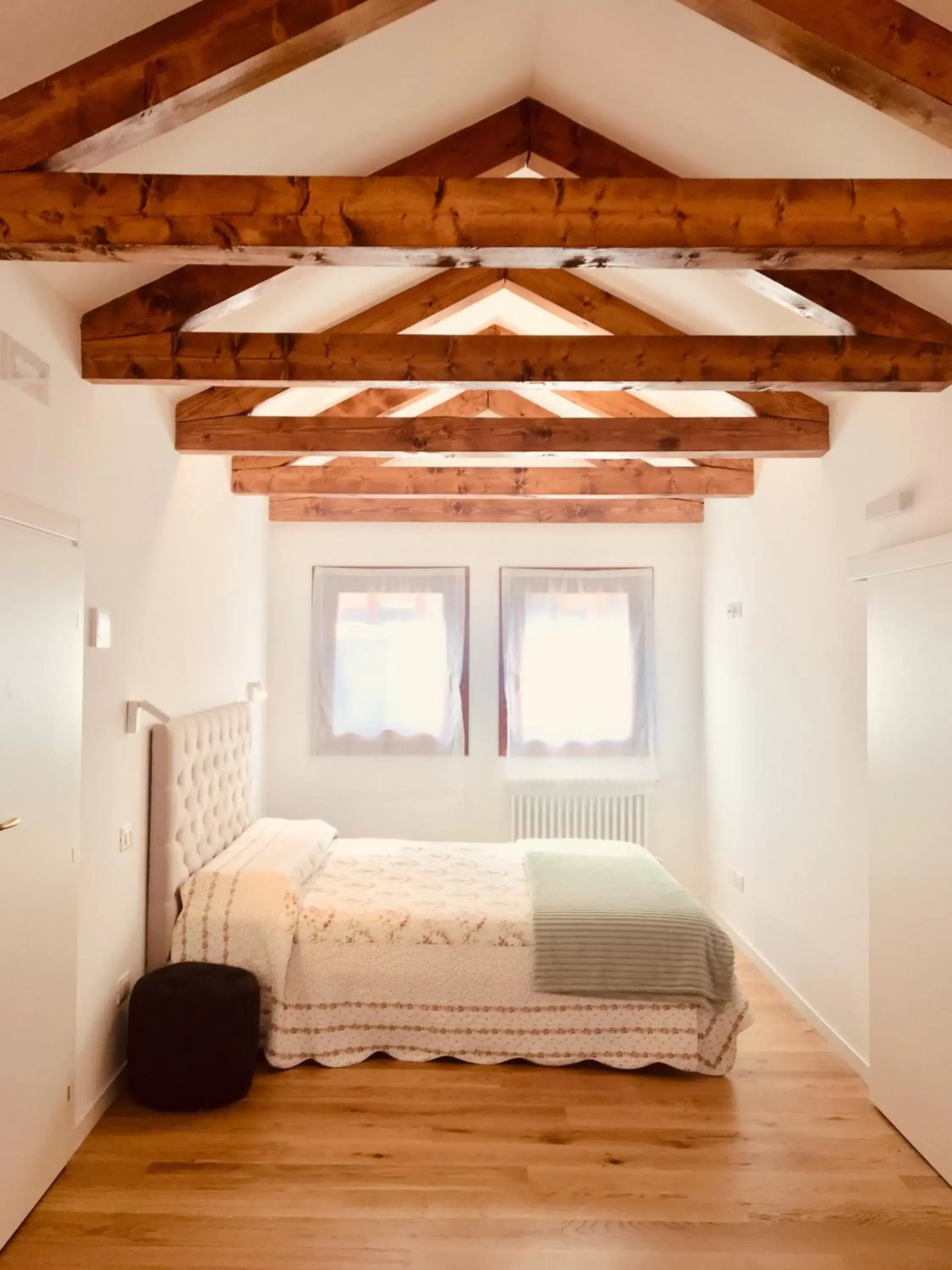 Bedroom, Bed in Bianca Cappello House