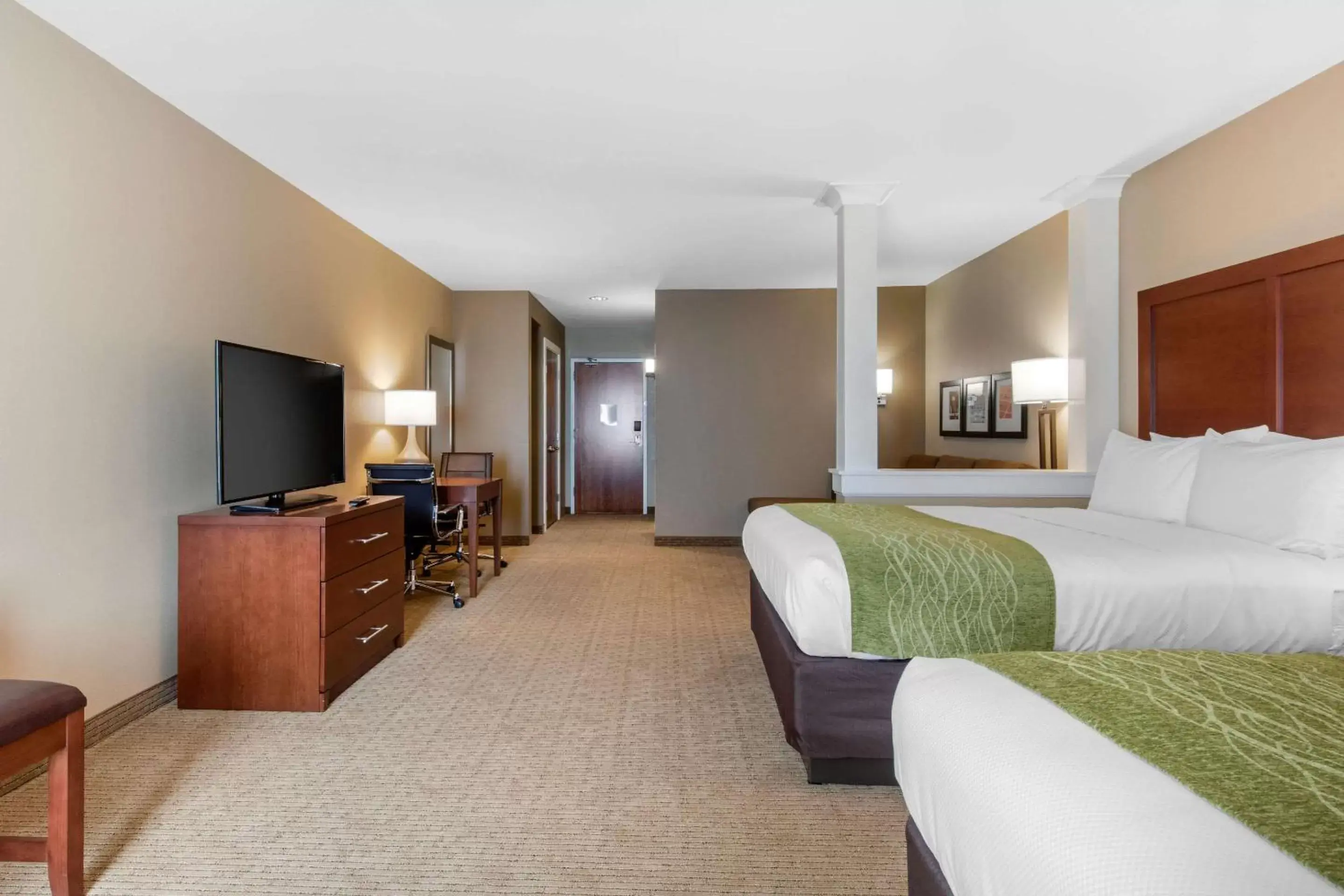Photo of the whole room, TV/Entertainment Center in Comfort Inn & Suites at CrossPlex Village