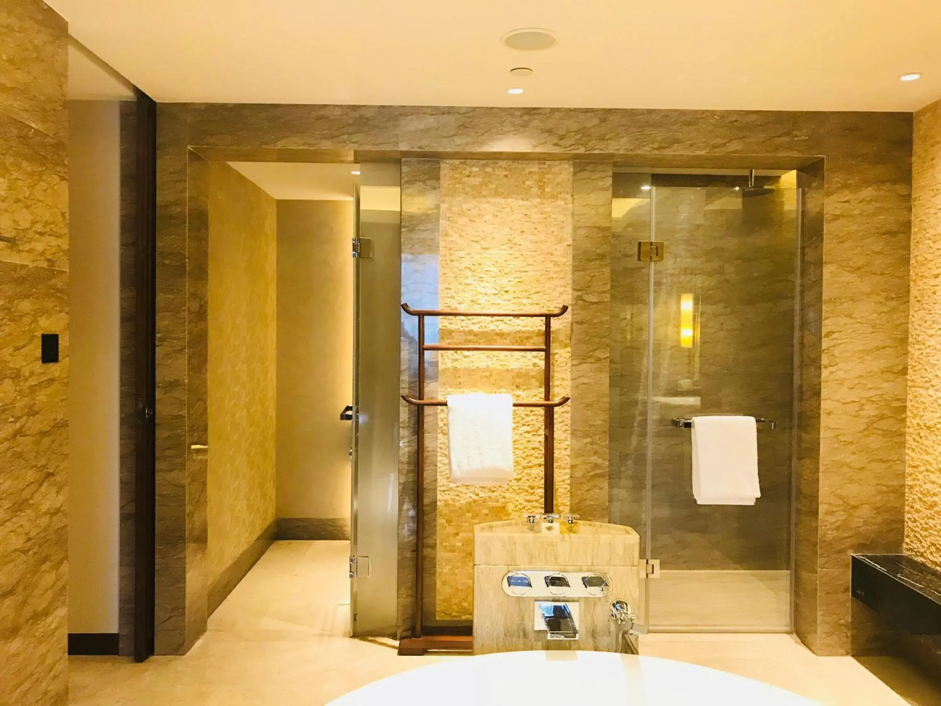 Photo of the whole room, Bathroom in Neodalle Zhangjiajie Wulingyuan