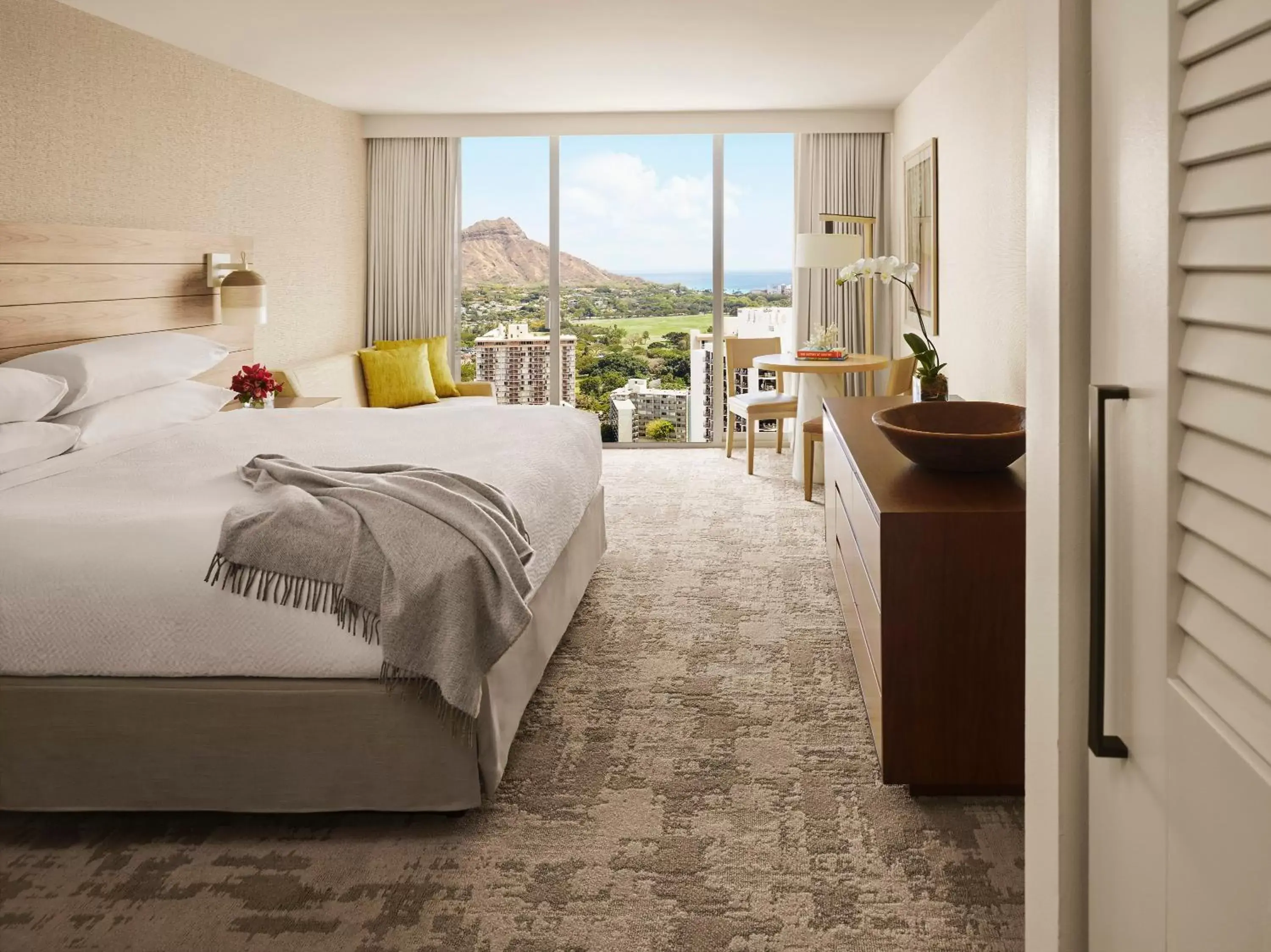 Bedroom in 'Alohilani Resort Waikiki Beach