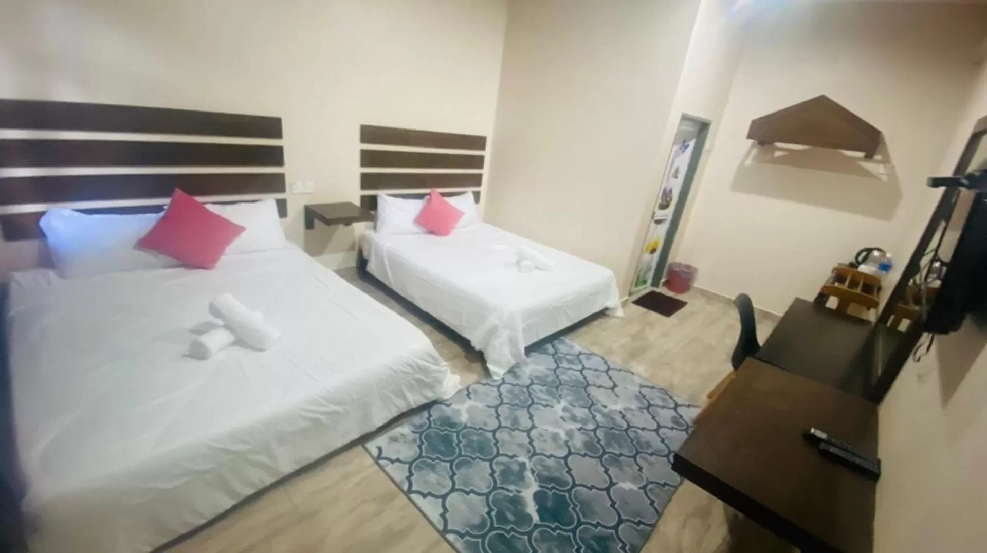 Photo of the whole room, Bed in Motel Seri Mutiara