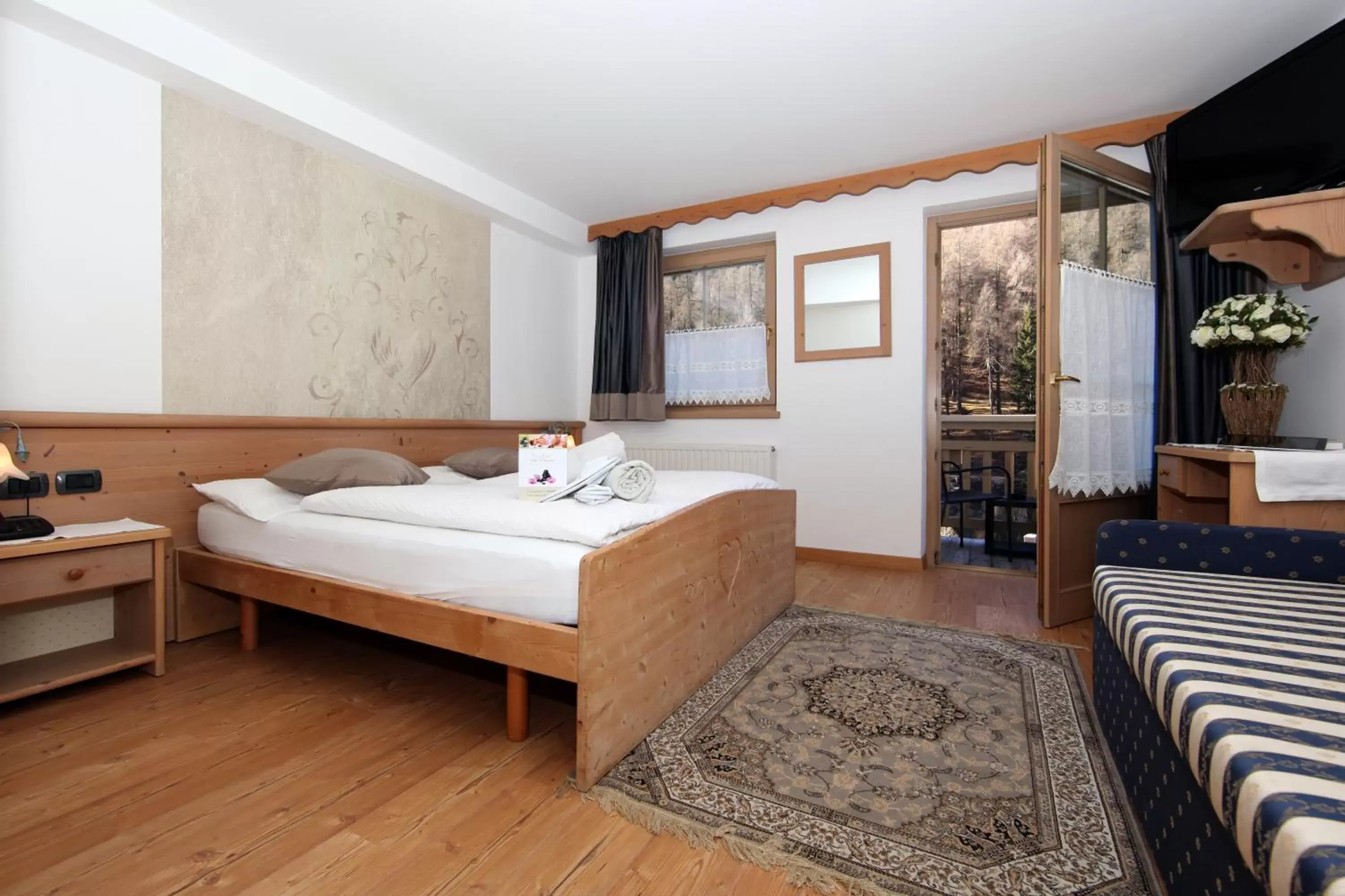 Photo of the whole room, Bed in Aparthotel Wellness Villa di Bosco