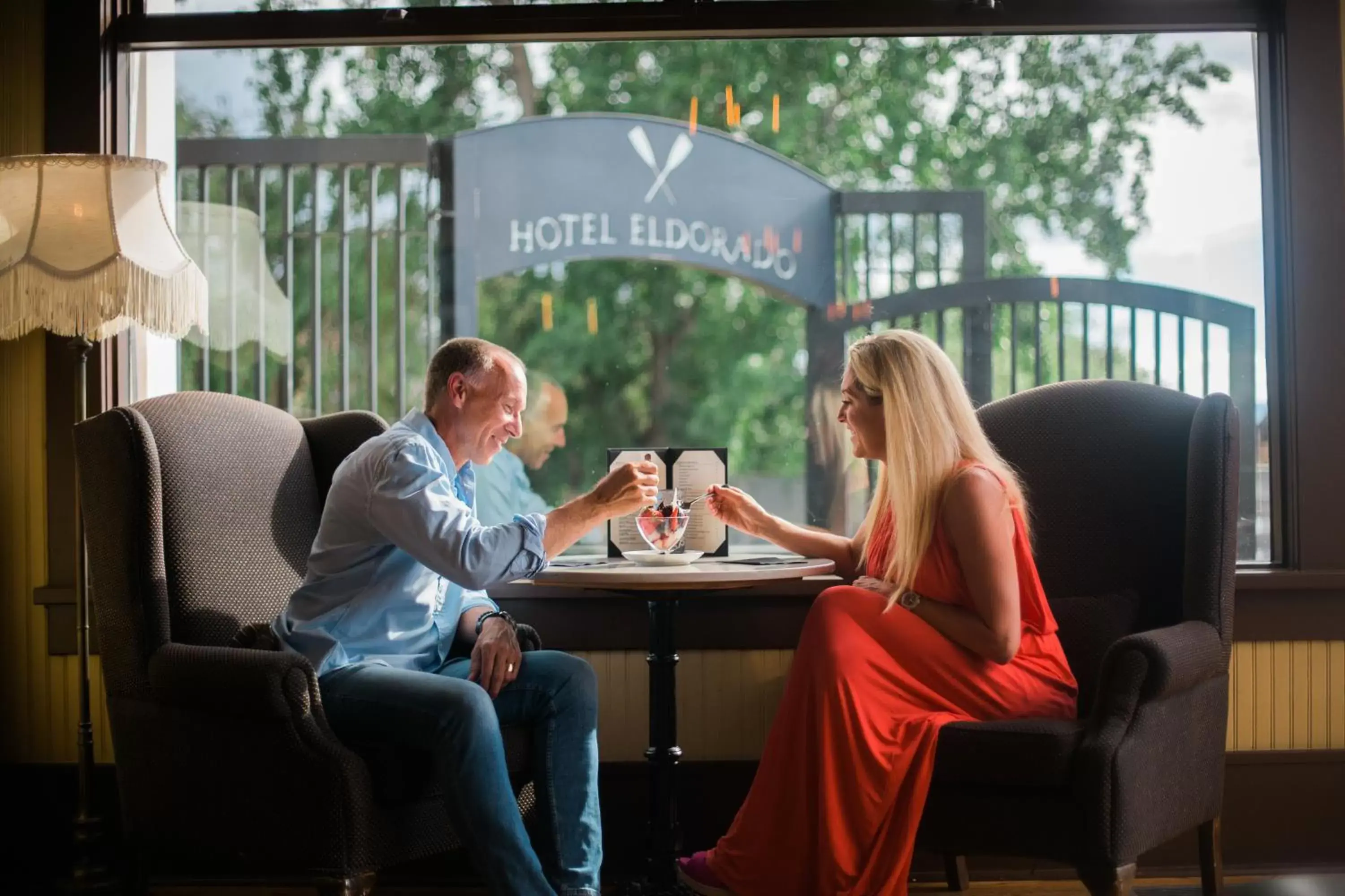 Lounge or bar in Hotel Eldorado at Eldorado Resort