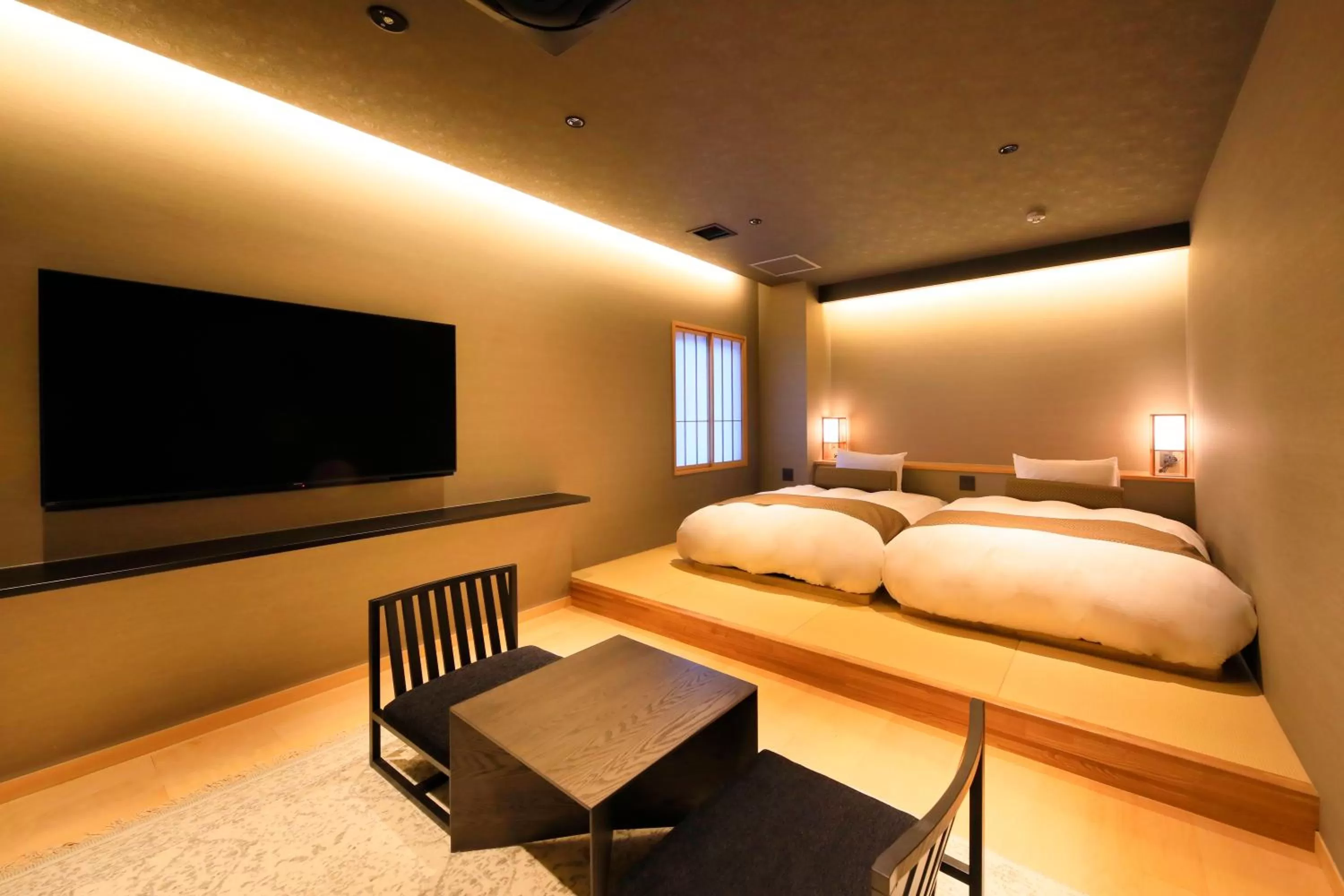 Bedroom, Bed in Waqoo Naritasanmonzen