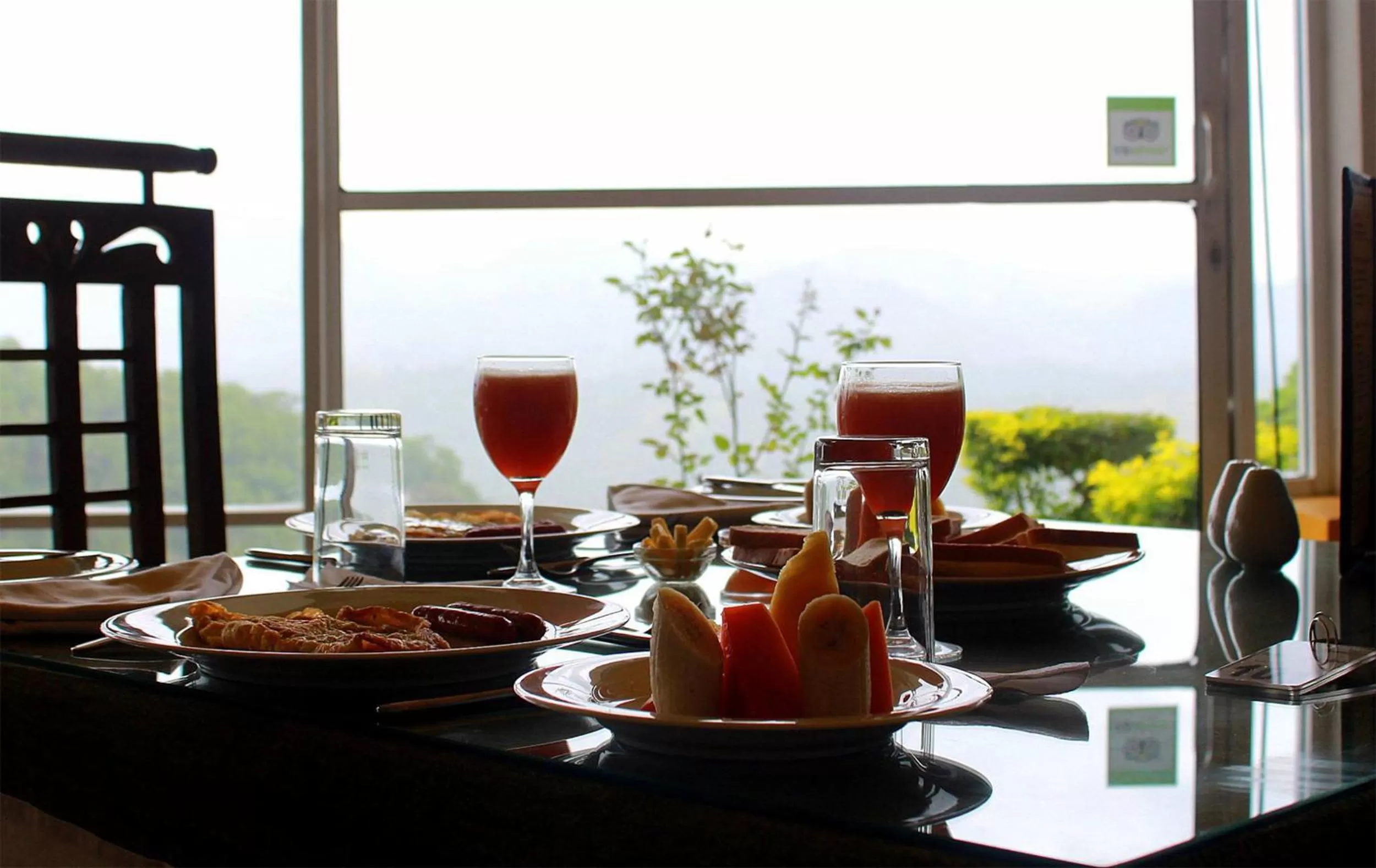 Restaurant/places to eat in Sky Lodge