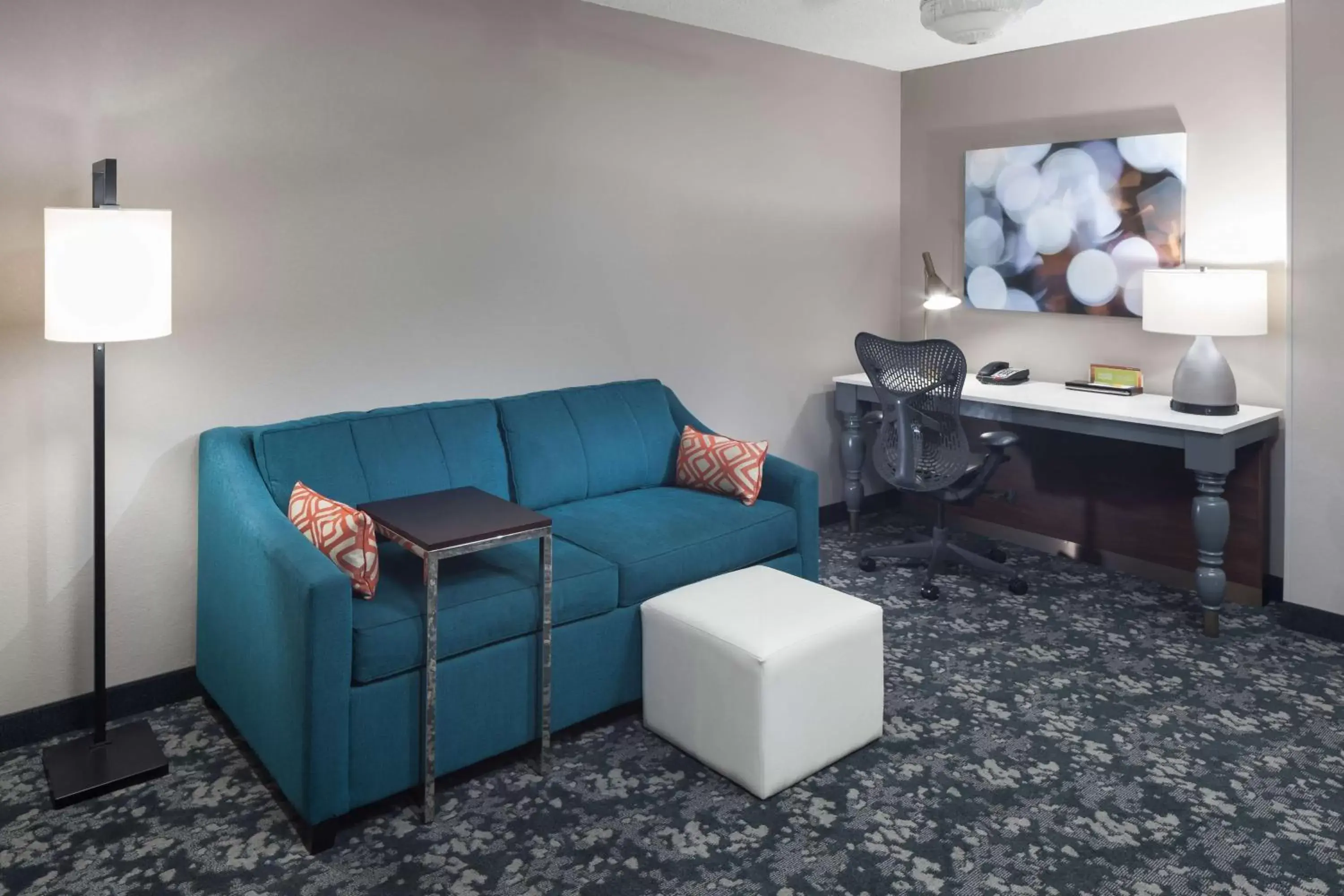 Living room, Seating Area in Hilton Garden Inn Nashville Vanderbilt