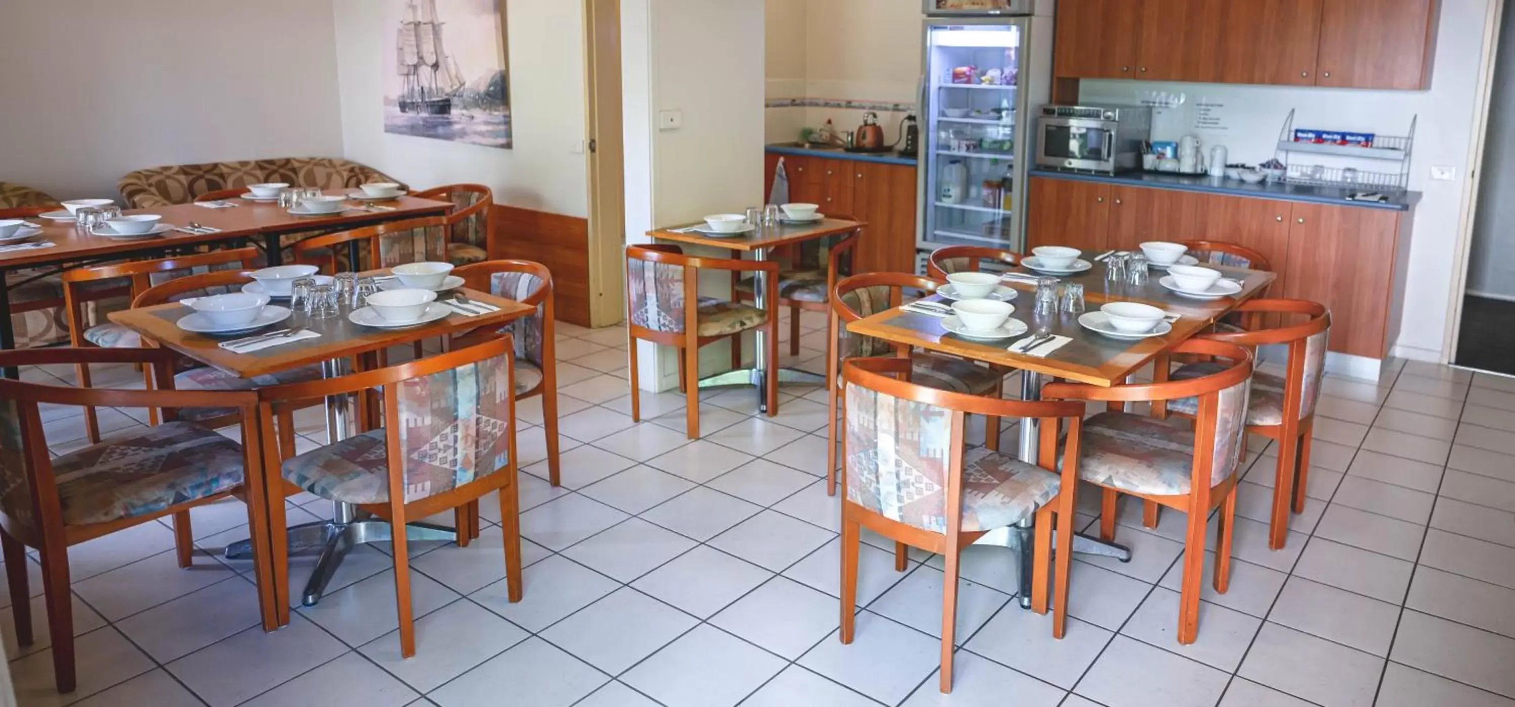 Continental breakfast, Restaurant/Places to Eat in Heritage Cairns Hotel