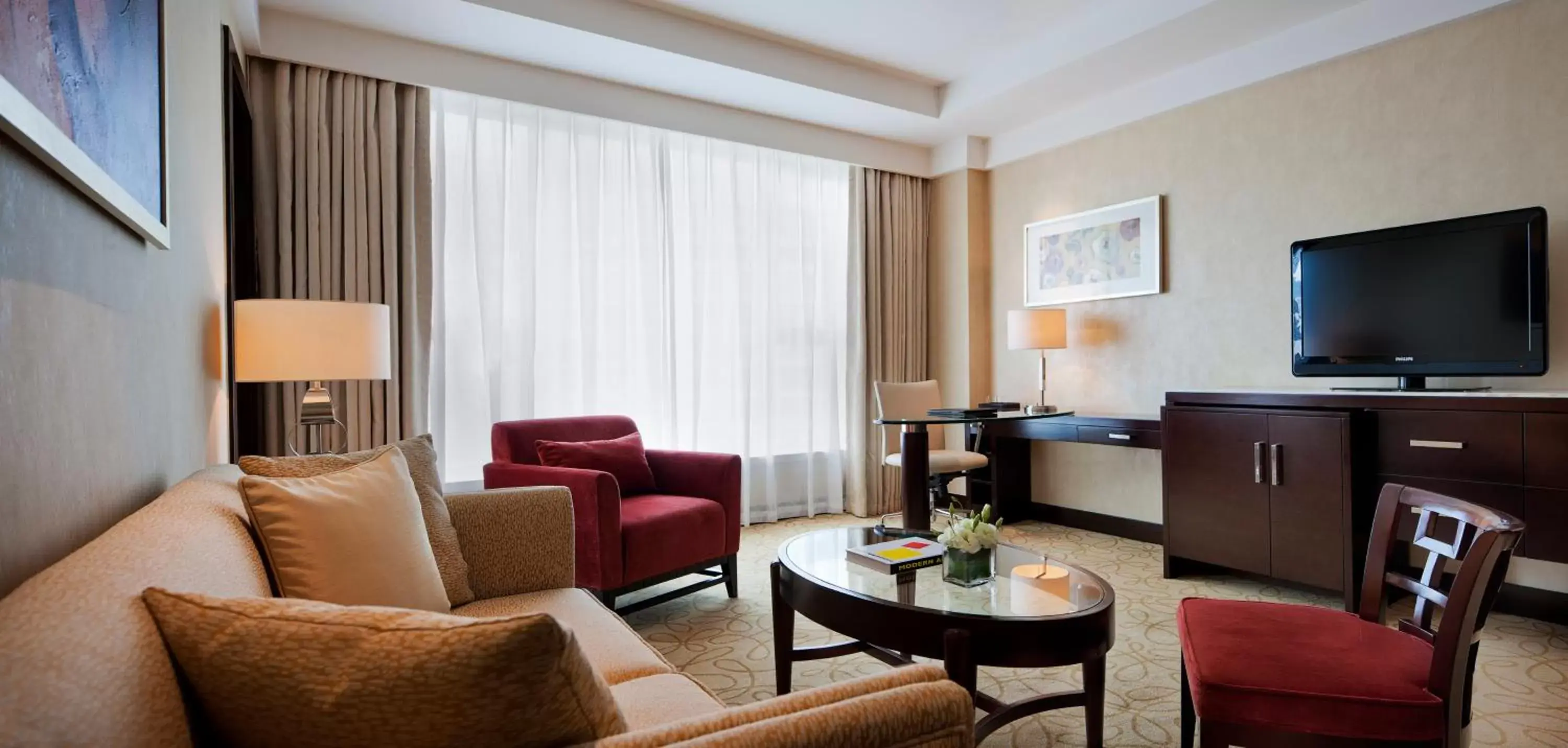 Photo of the whole room, Seating Area in Courtyard by Marriott Hangzhou Wulin