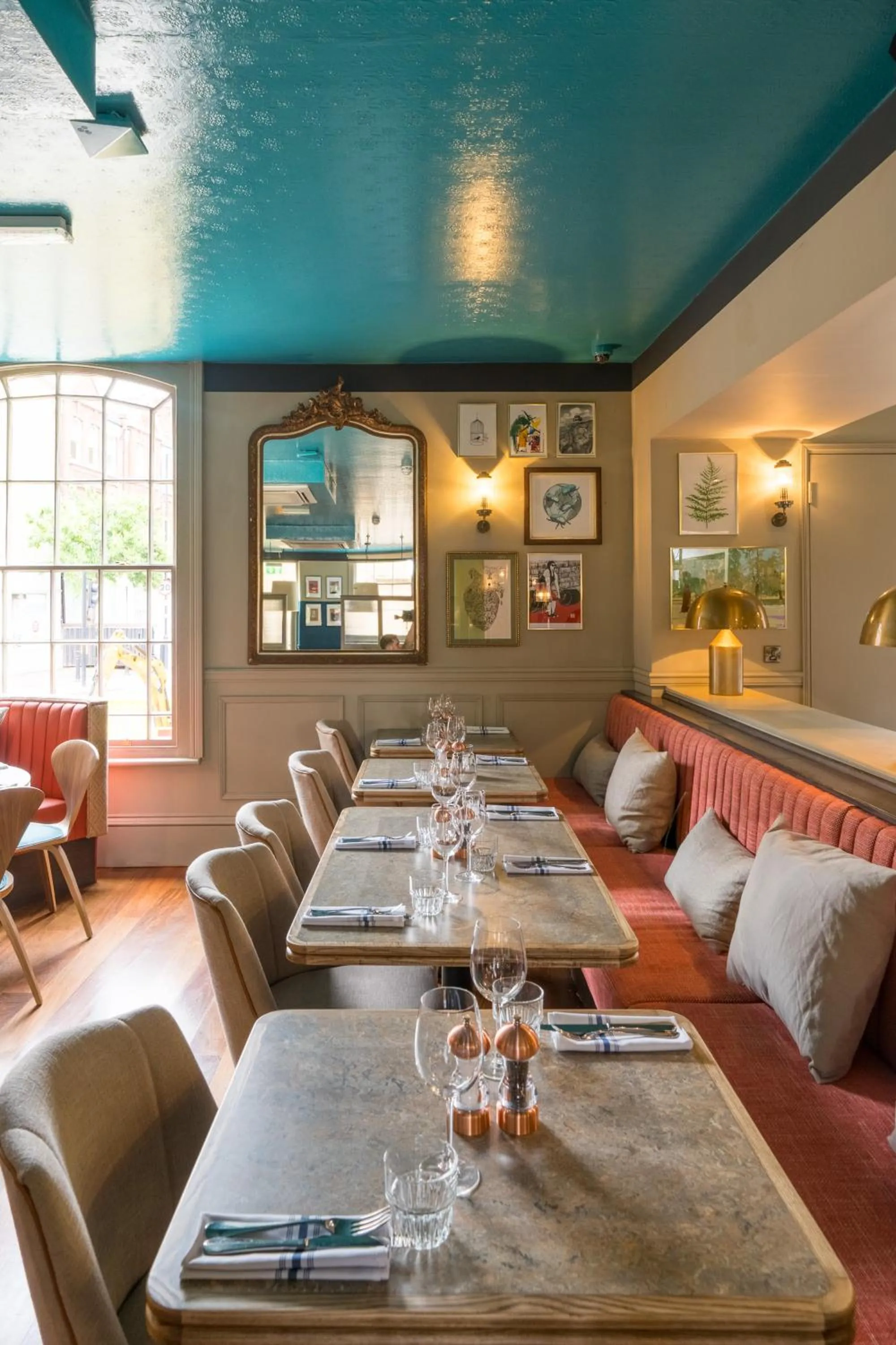 Dining area in Aragon House