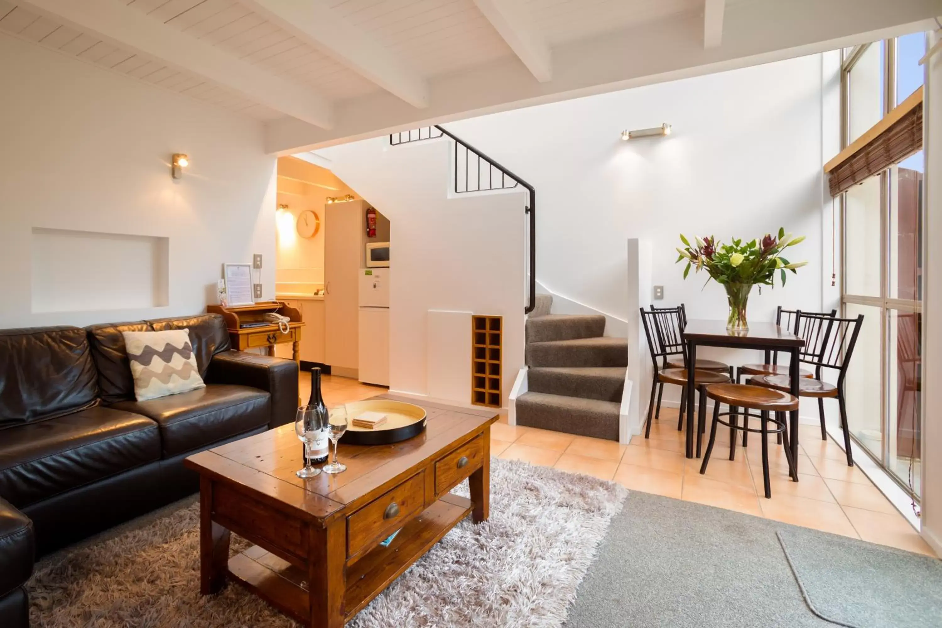 Living room in Cranbury Court Apartments