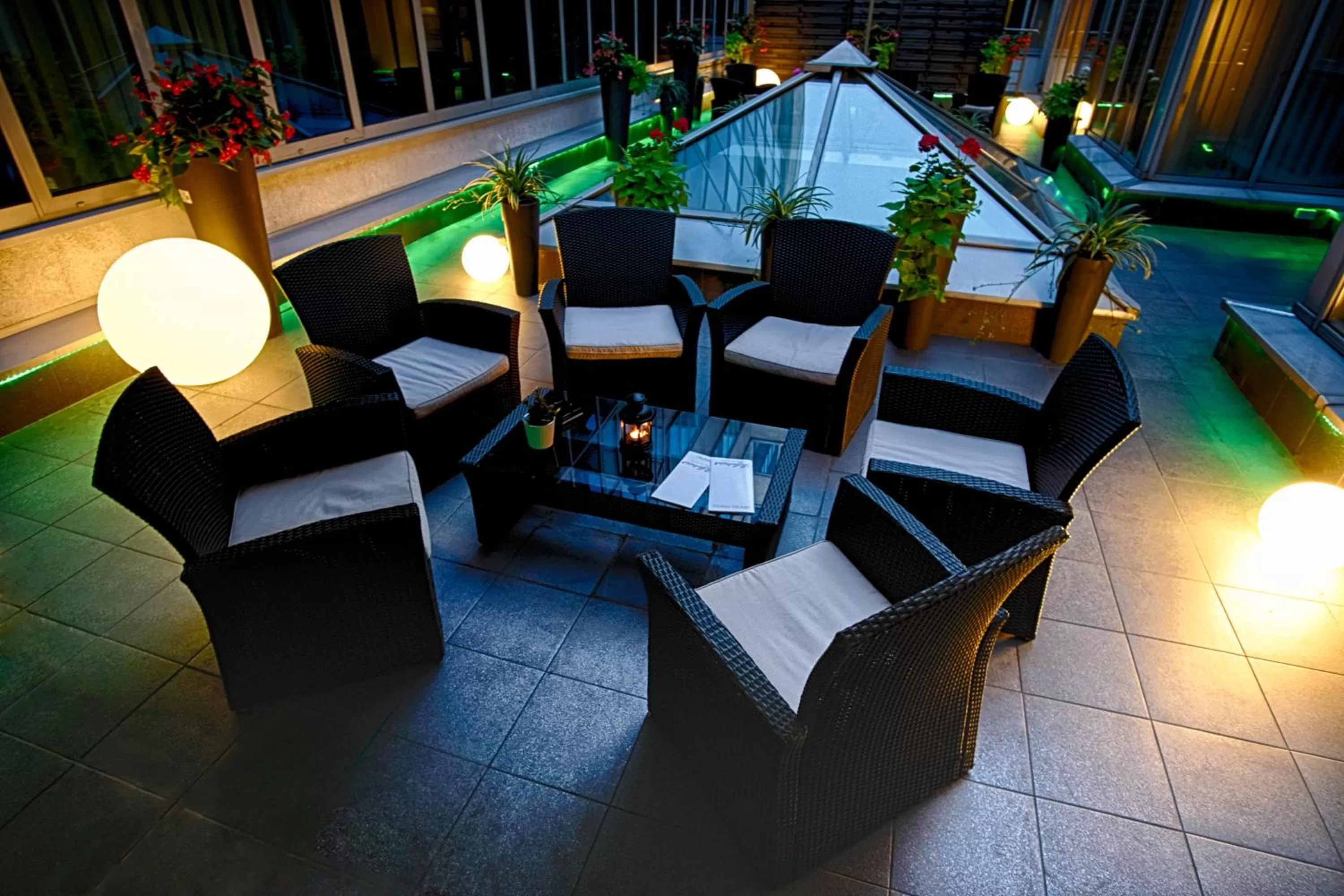 Lounge or bar in Holiday Inn Krakow City Centre by IHG
