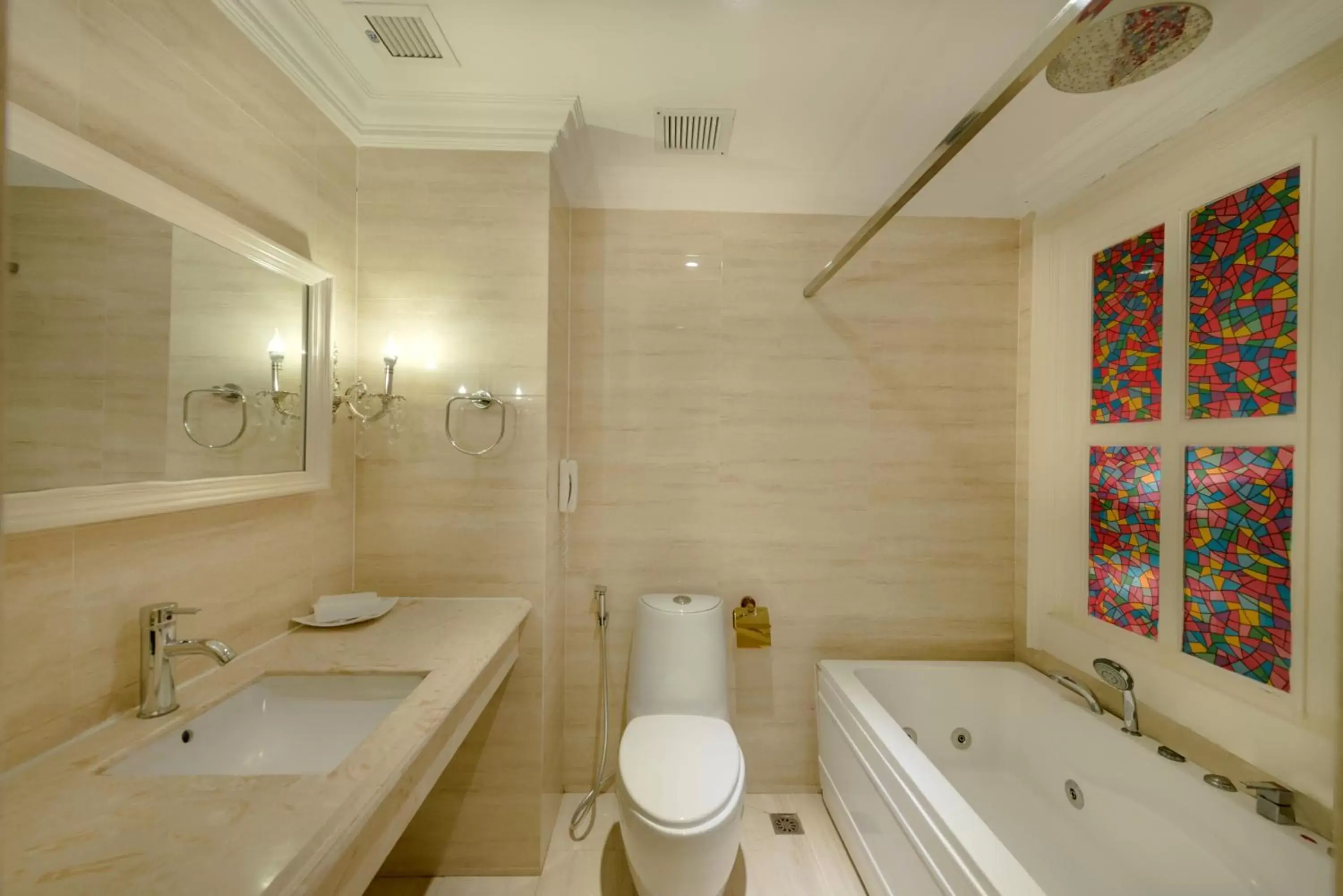 Bathroom in A&EM 280 Le Thanh Ton Hotel & Spa