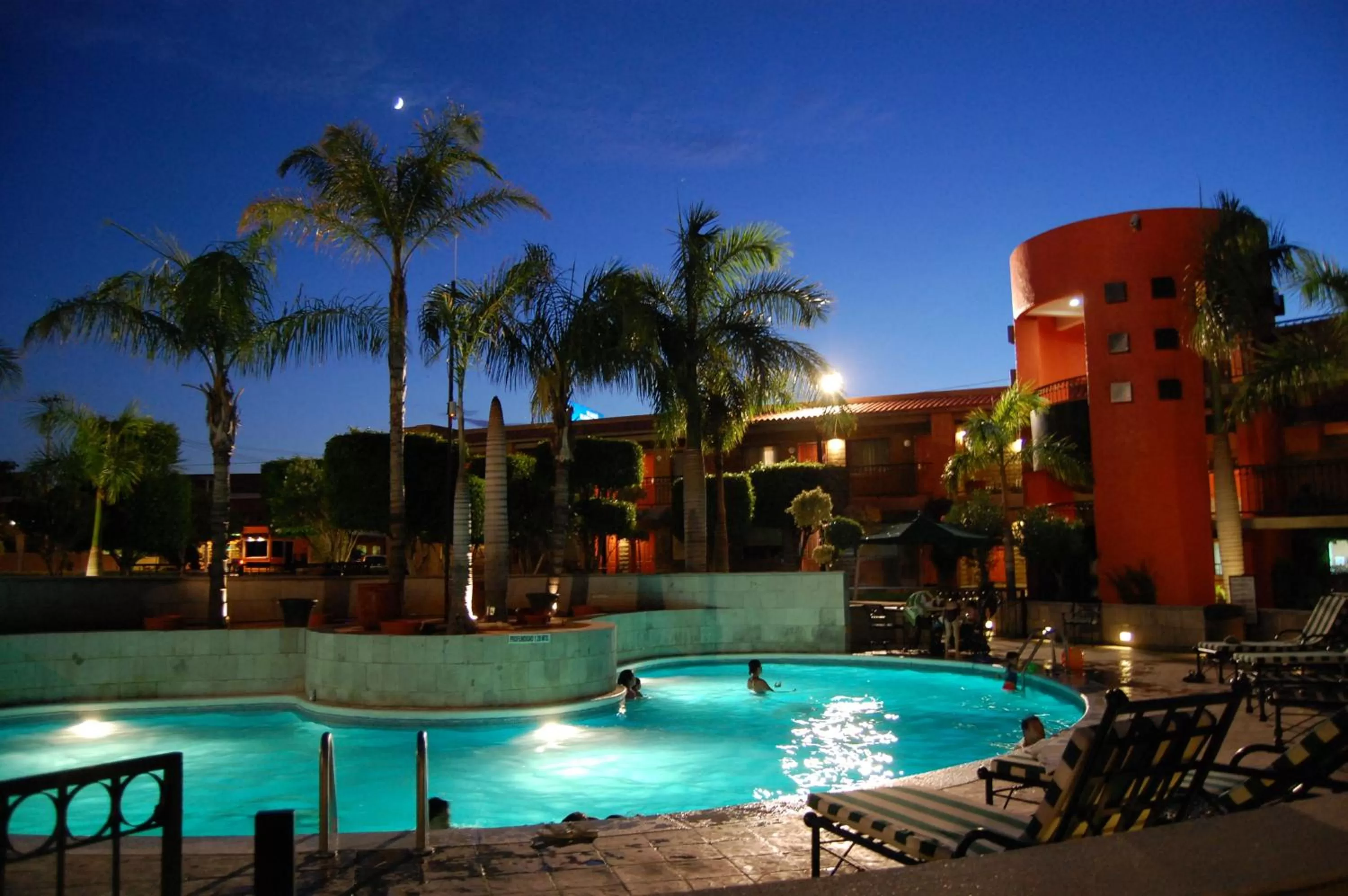 Swimming pool in Hotel Colonial Hermosillo