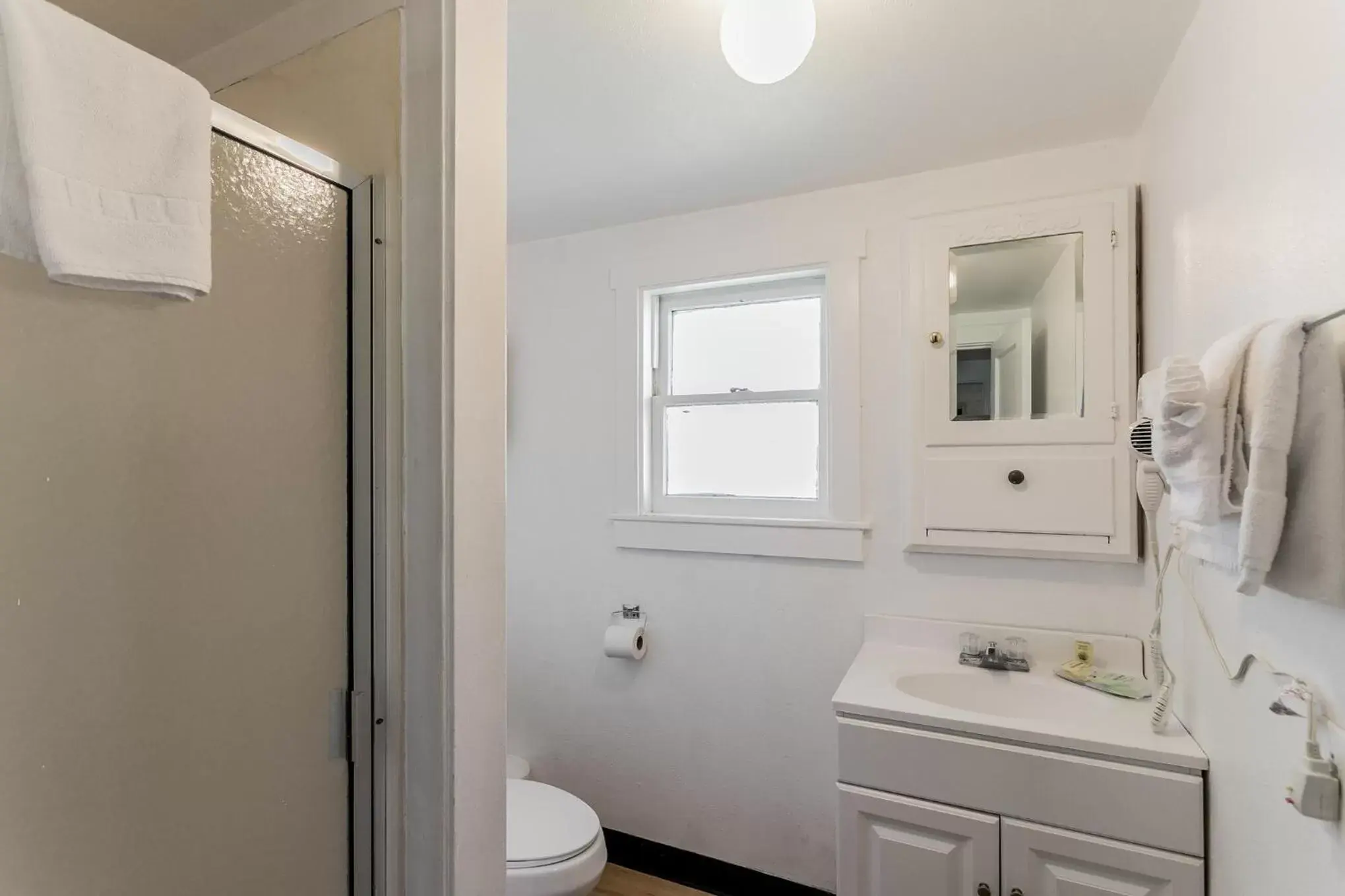 Bathroom in Skylark Shores Resort