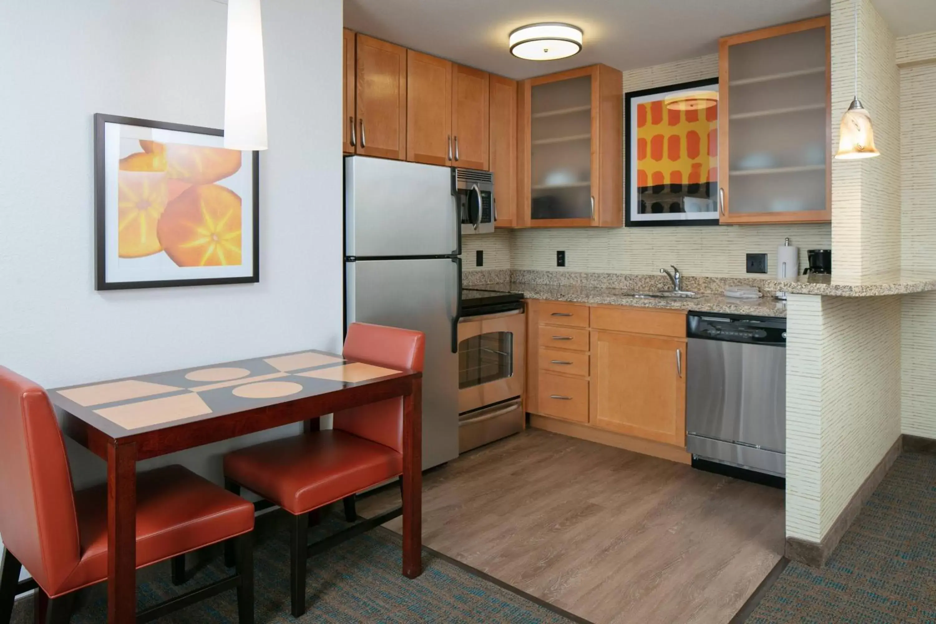 Bedroom, Kitchen/Kitchenette in Residence Inn by Marriott Lincoln South