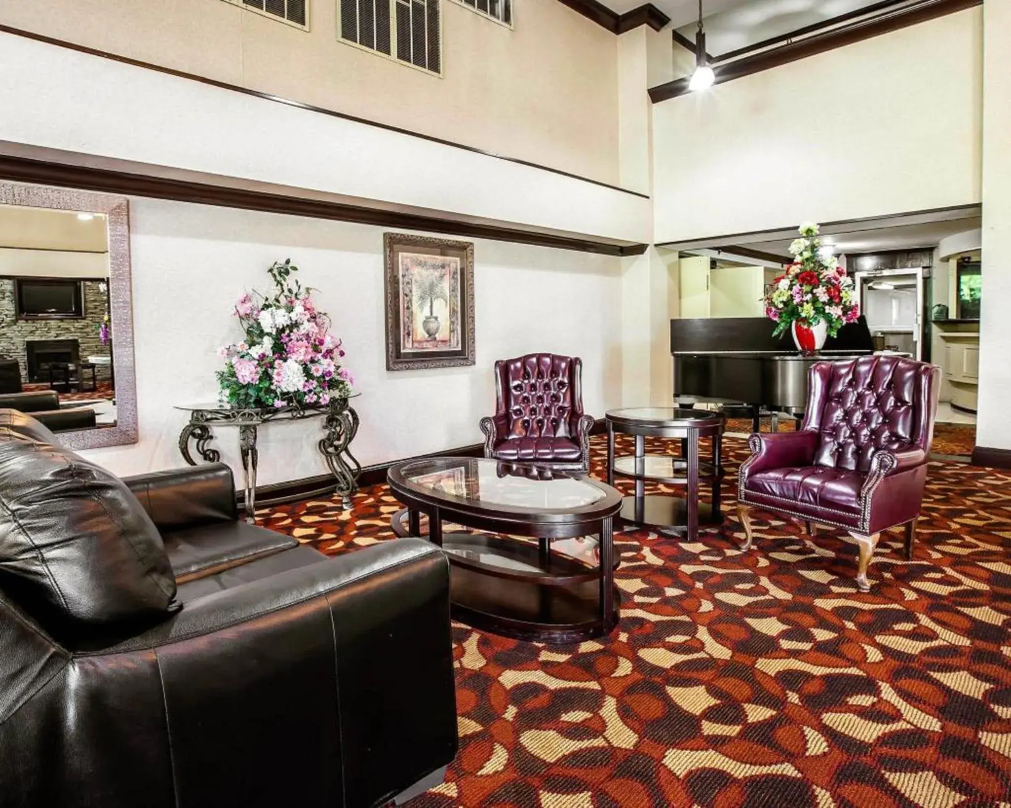 Lobby or reception, Lounge/Bar in Ramada by Wyndham Birmingham Airport