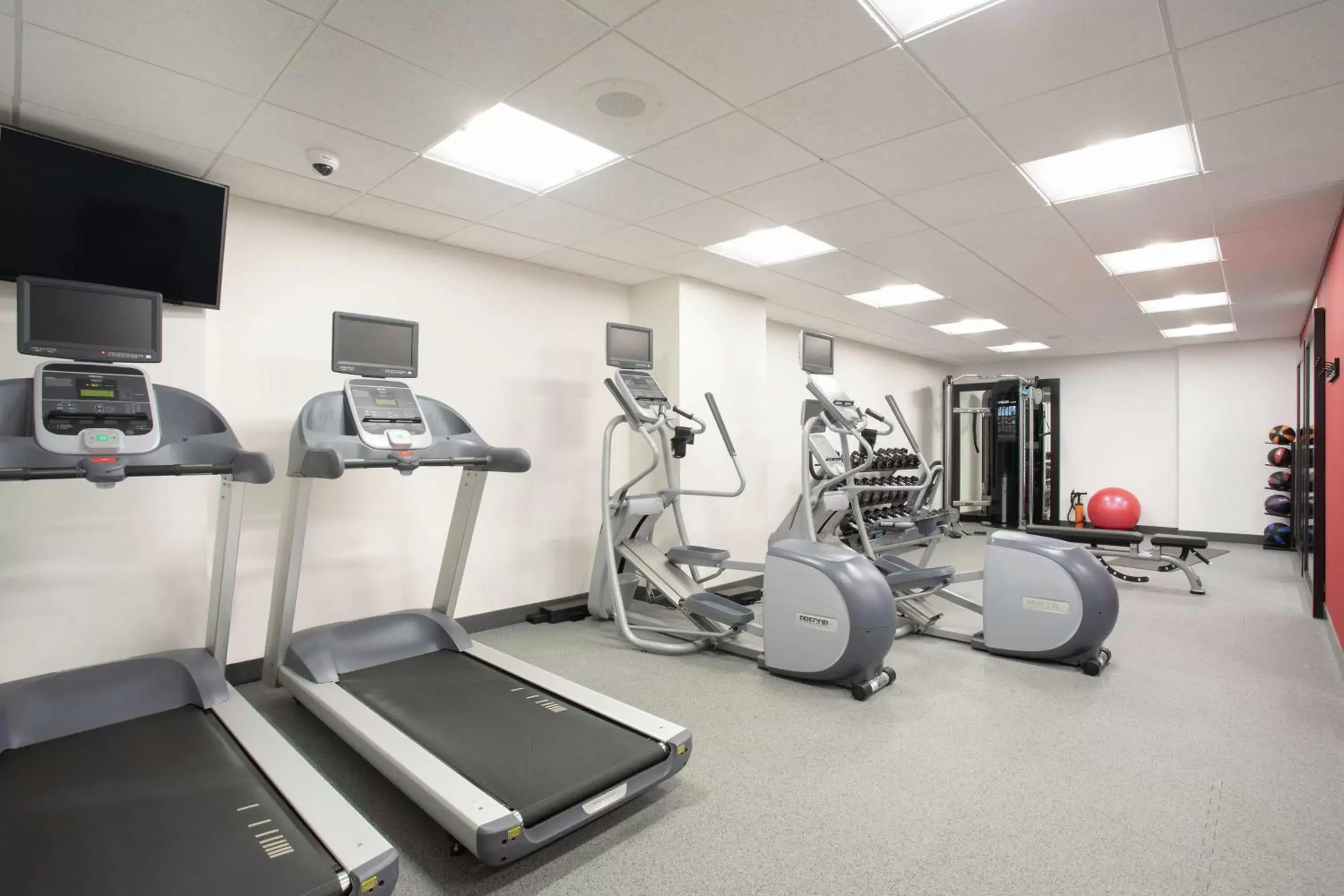 Fitness centre/facilities, Fitness Center/Facilities in Hilton Garden Inn Omaha Aksarben Village
