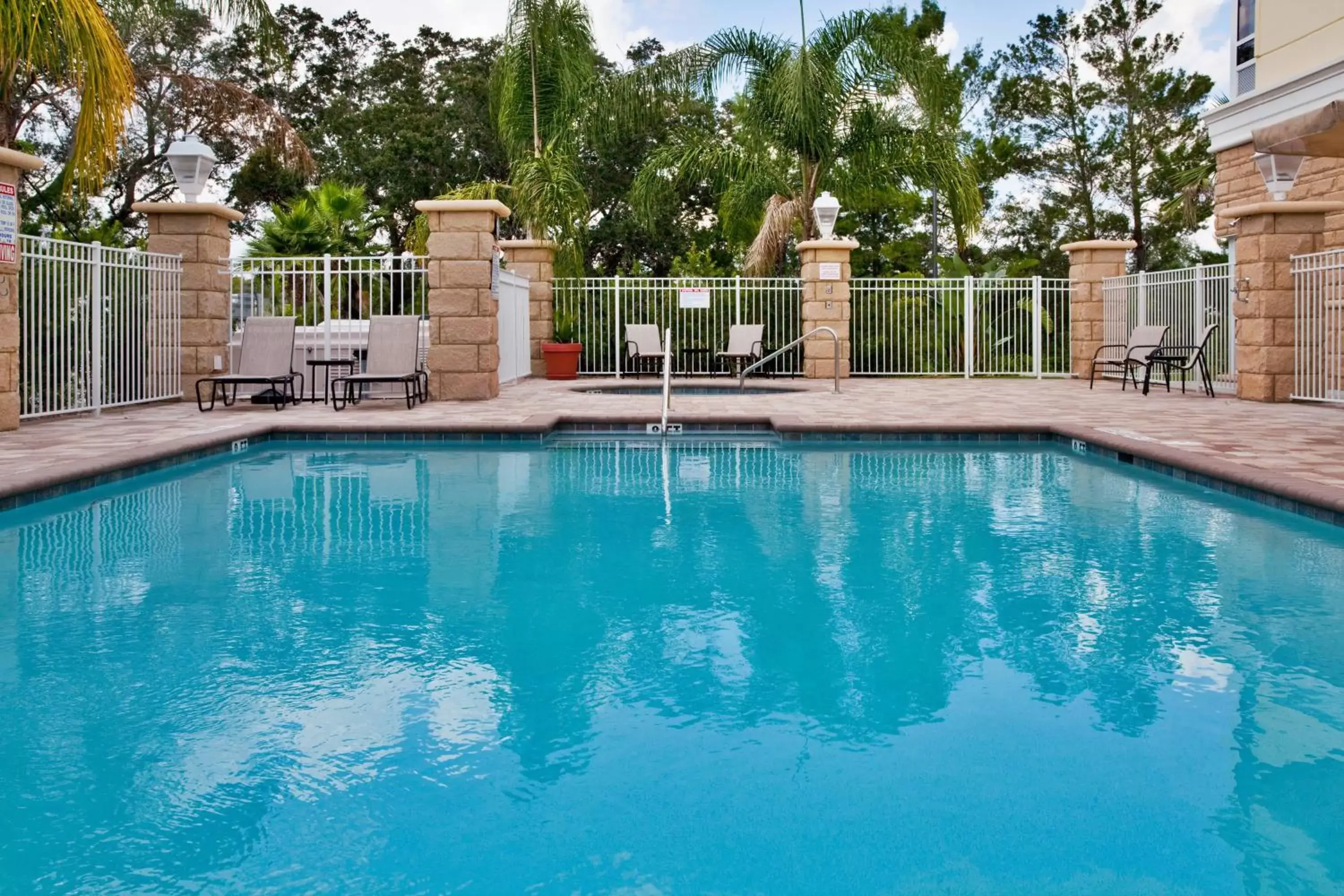 Swimming Pool in Holiday Inn Daytona Beach LPGA Boulevard, an IHG Hotel