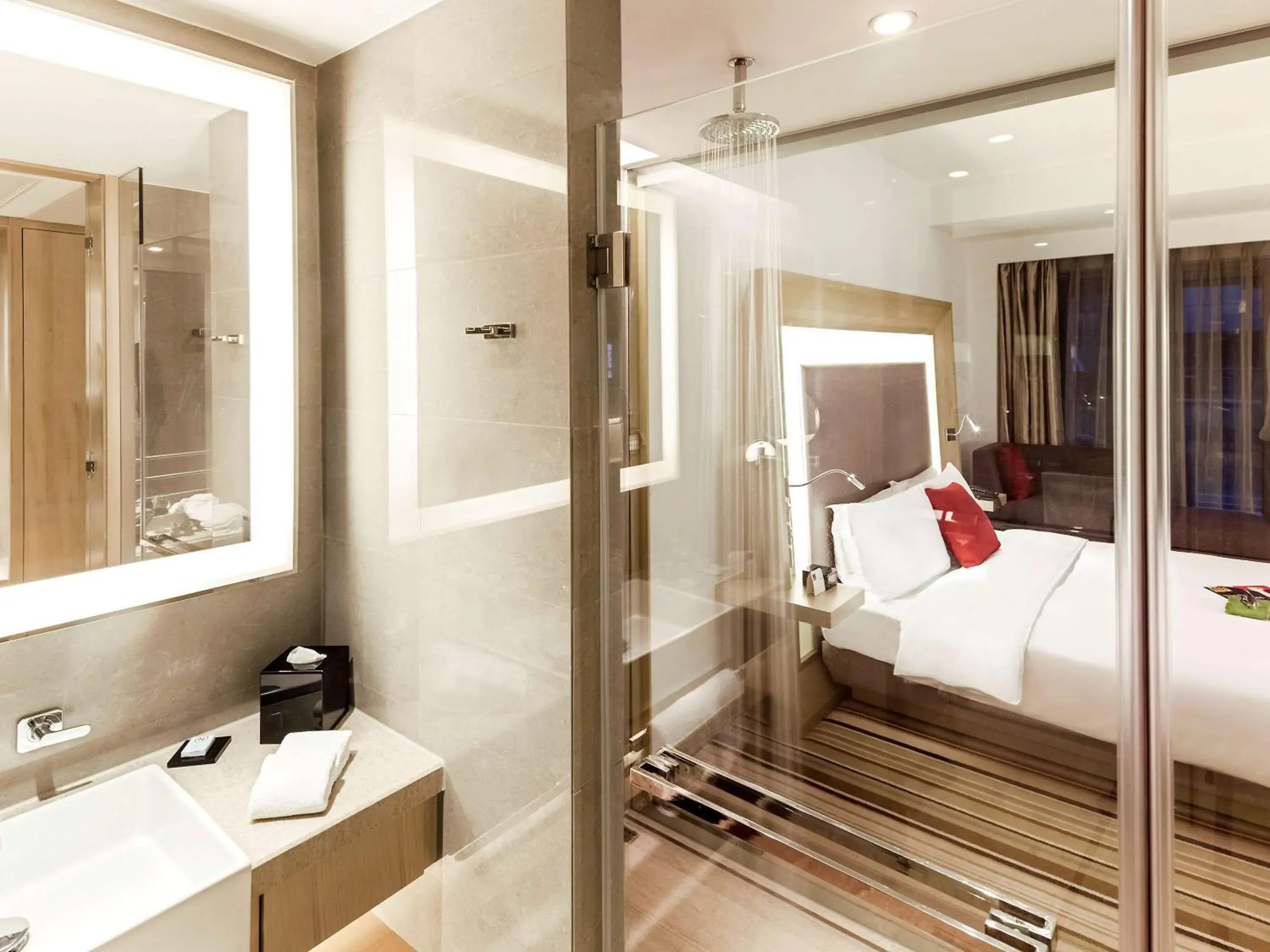 Photo of the whole room, Bathroom in Novotel Nanjing East Suning Galaxy