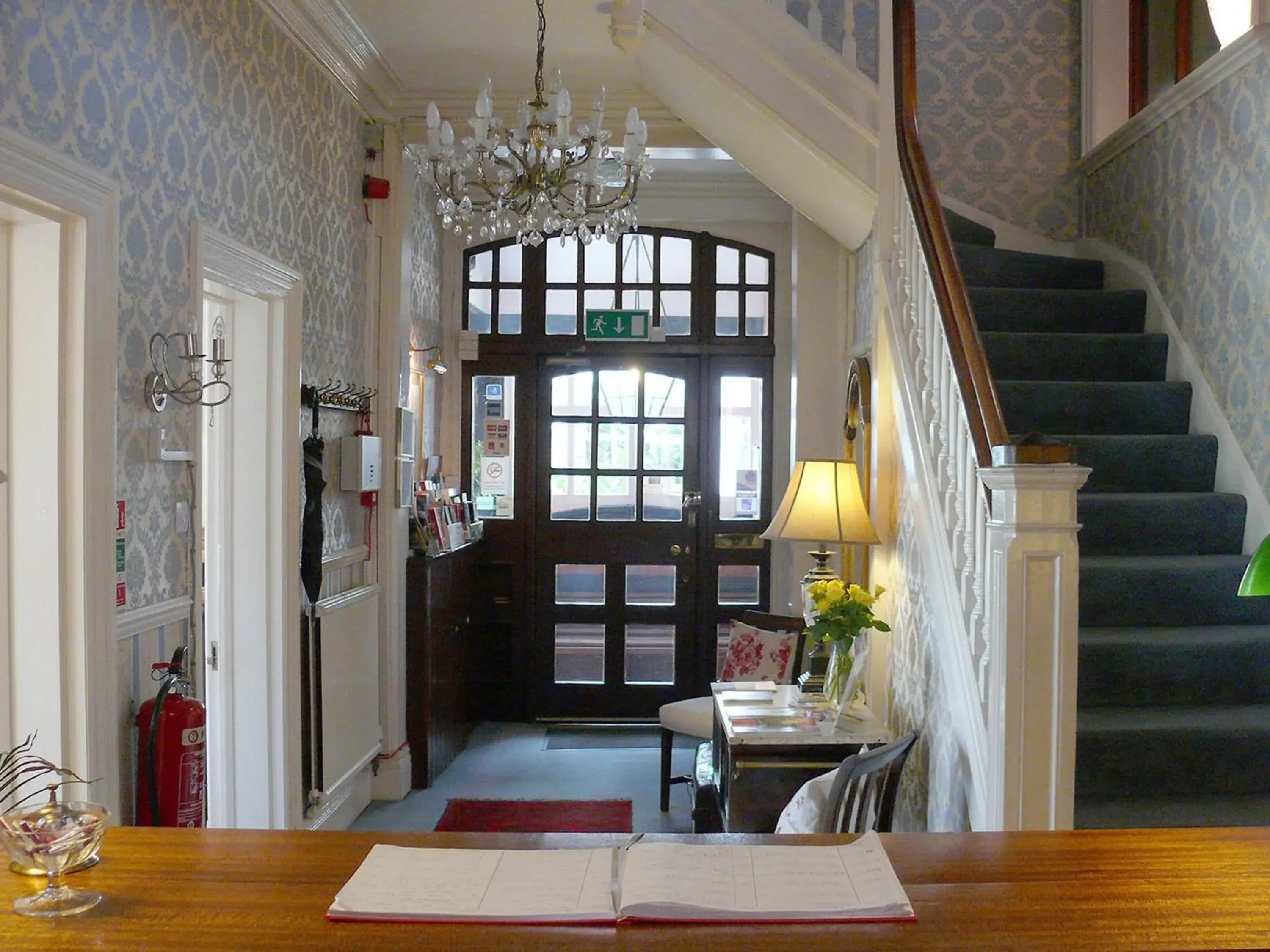 Facade/entrance, Seating Area in Chester Court Hotel