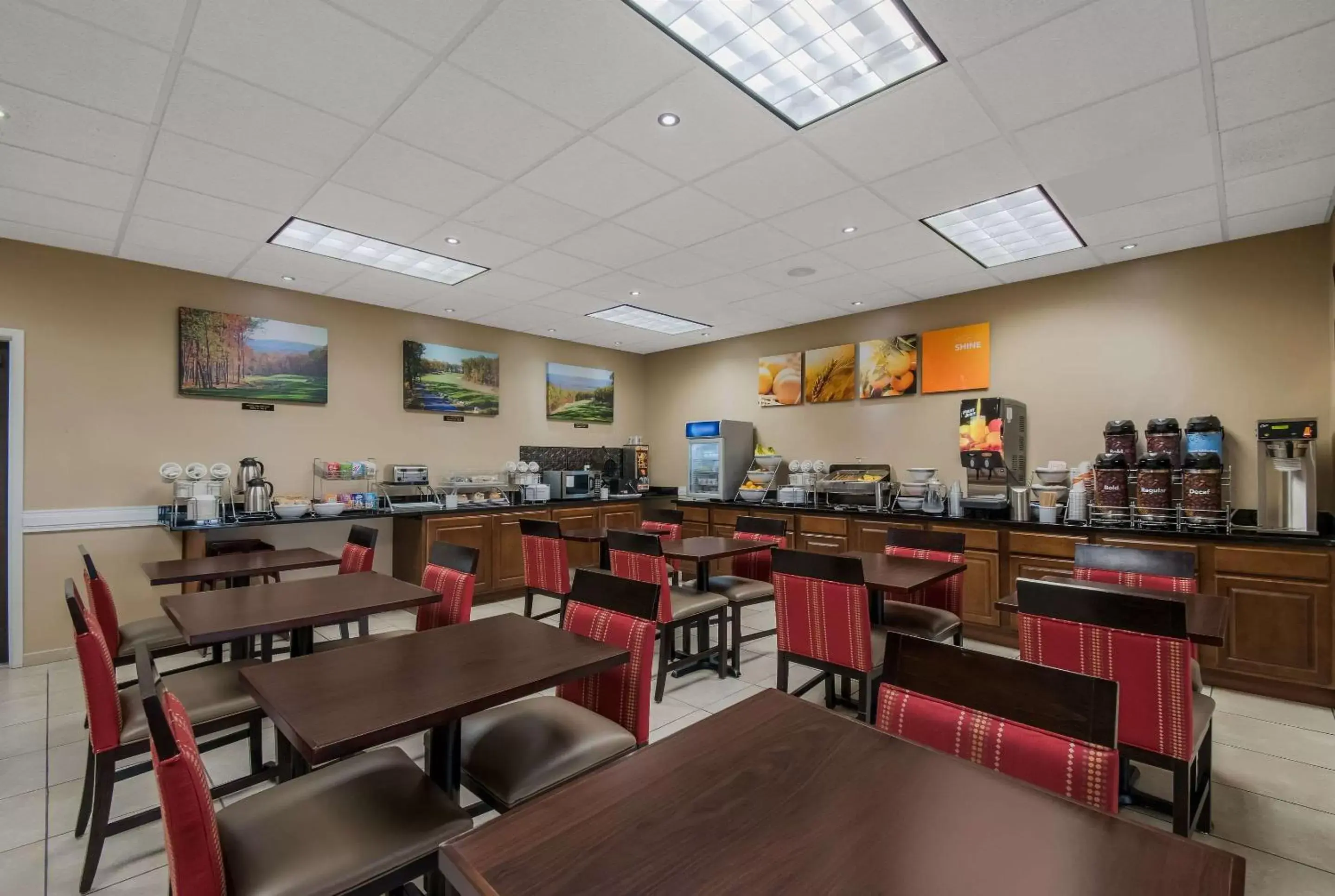 Breakfast, Restaurant/Places to Eat in Comfort Inn & Suites Barnesville - Frackville