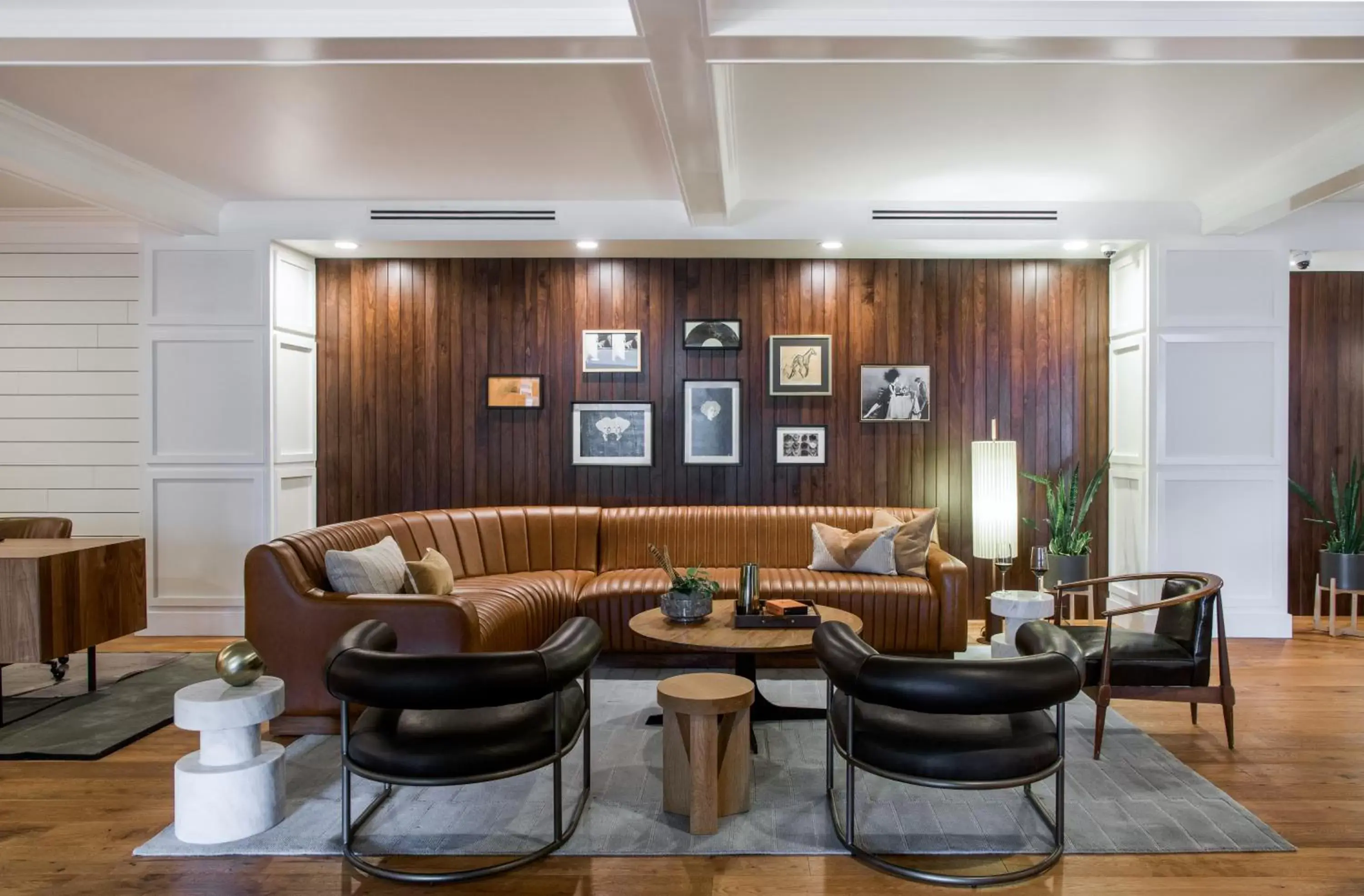 Lobby or reception in Hutton Hotel Lobby or reception in Hutton Hotel