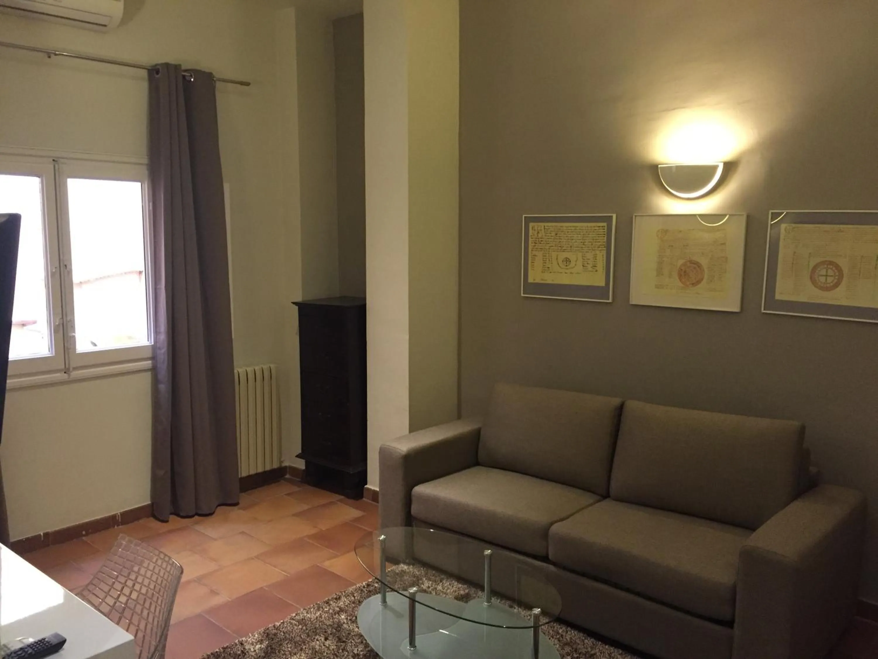 Decorative detail in Hotel Leonor de Aquitania