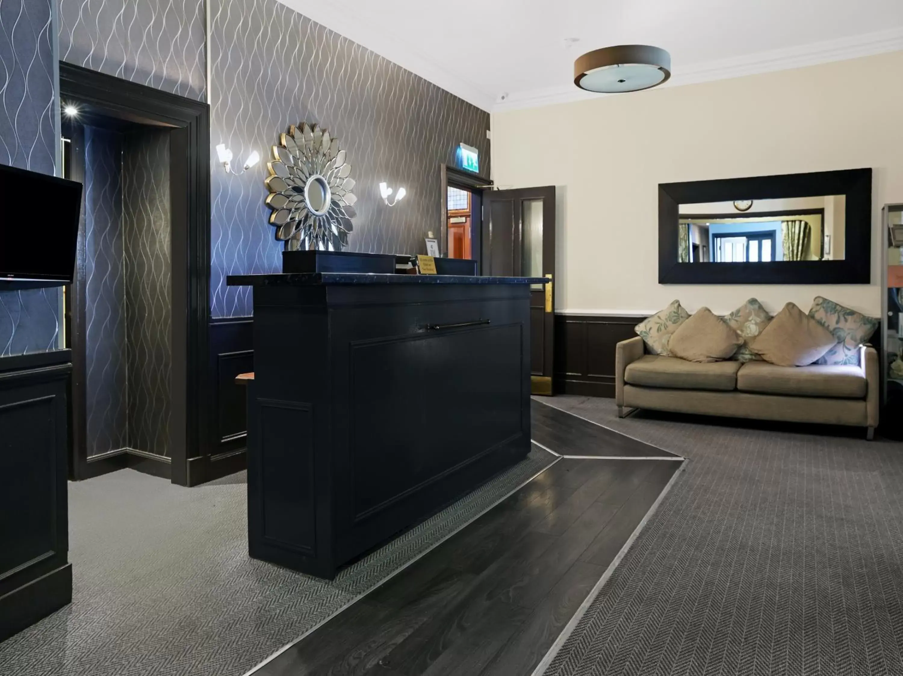 Lobby or reception, Lobby/Reception in Dryfesdale Hotel - BW Signature Collection