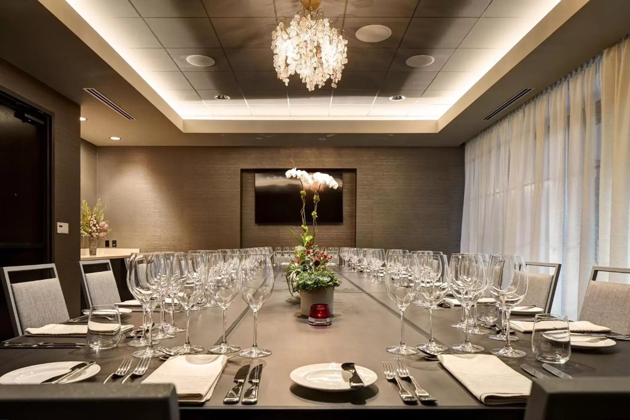 Meeting/conference room, Restaurant/Places to Eat in Archer Hotel Napa