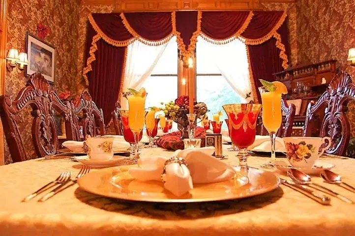 Breakfast, Restaurant/Places to Eat in Alexander Mansion Bed & Breakfast