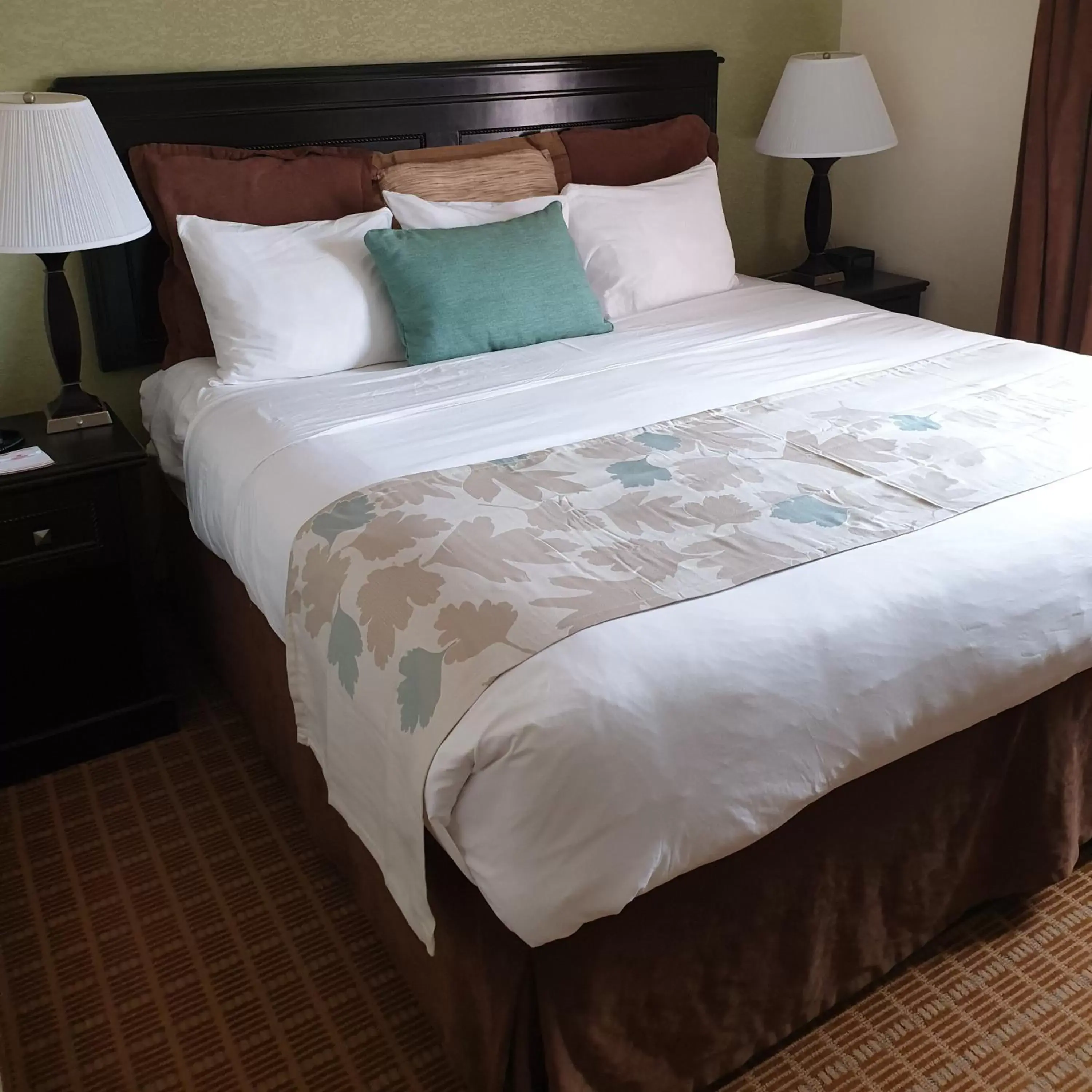 Bed in Hawthorn Suites by Wyndham - Kingsland, I-95 & Kings Bay Naval Base Area