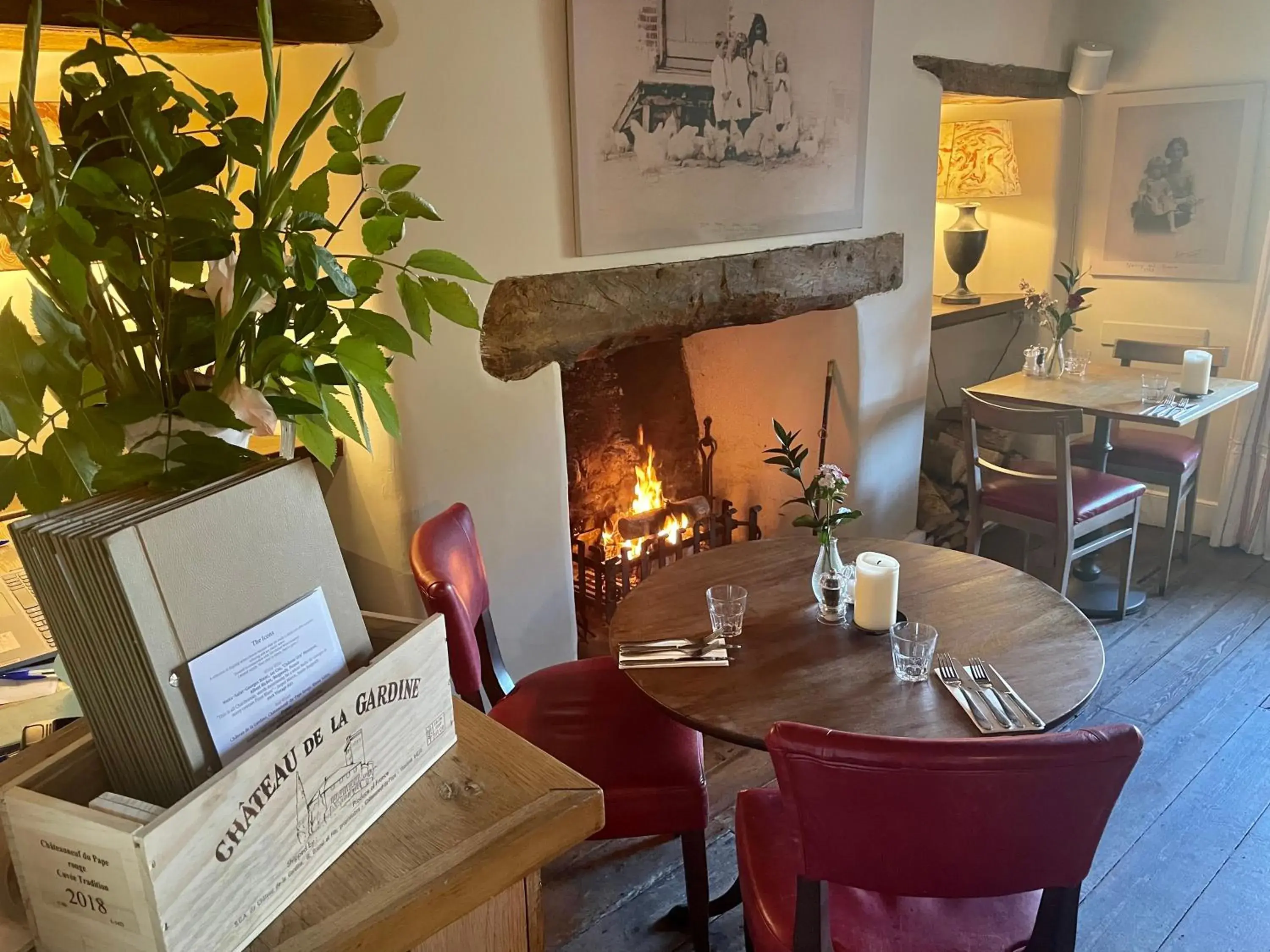 Restaurant/Places to Eat in The Swan Inn Swinbrook