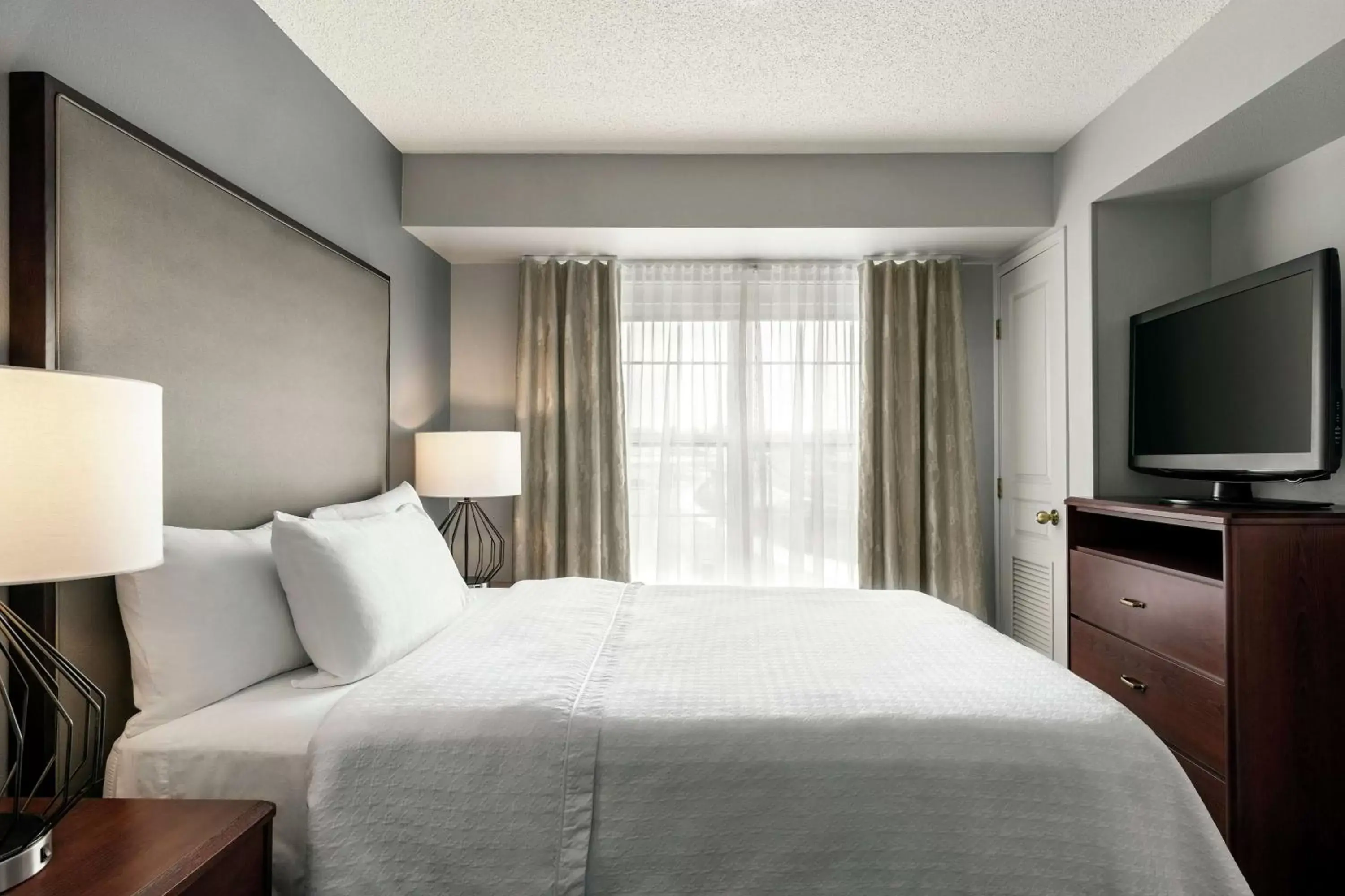 Bedroom, Bed in Homewood Suites by Hilton Erie