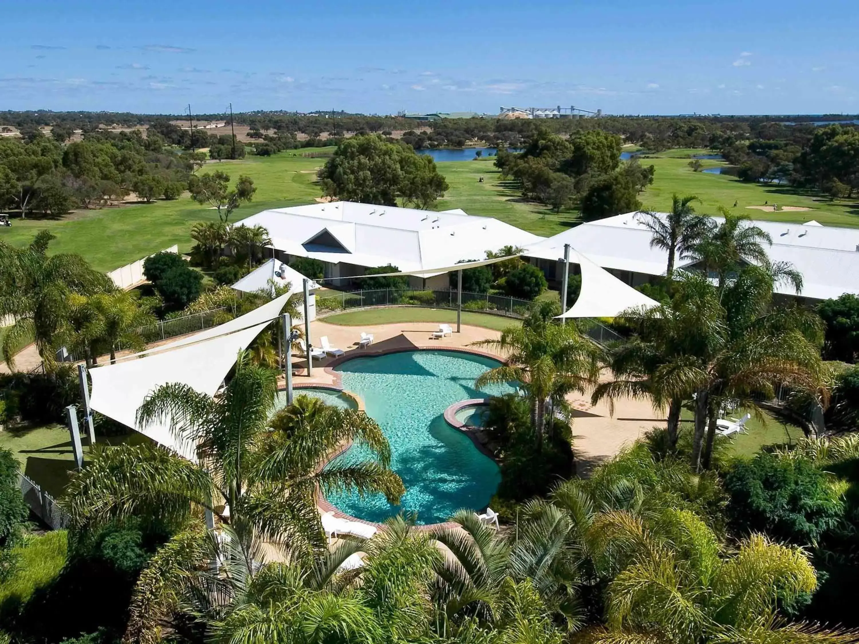 Property building, Bird's-eye View in Mercure Bunbury Sanctuary Golf Resort