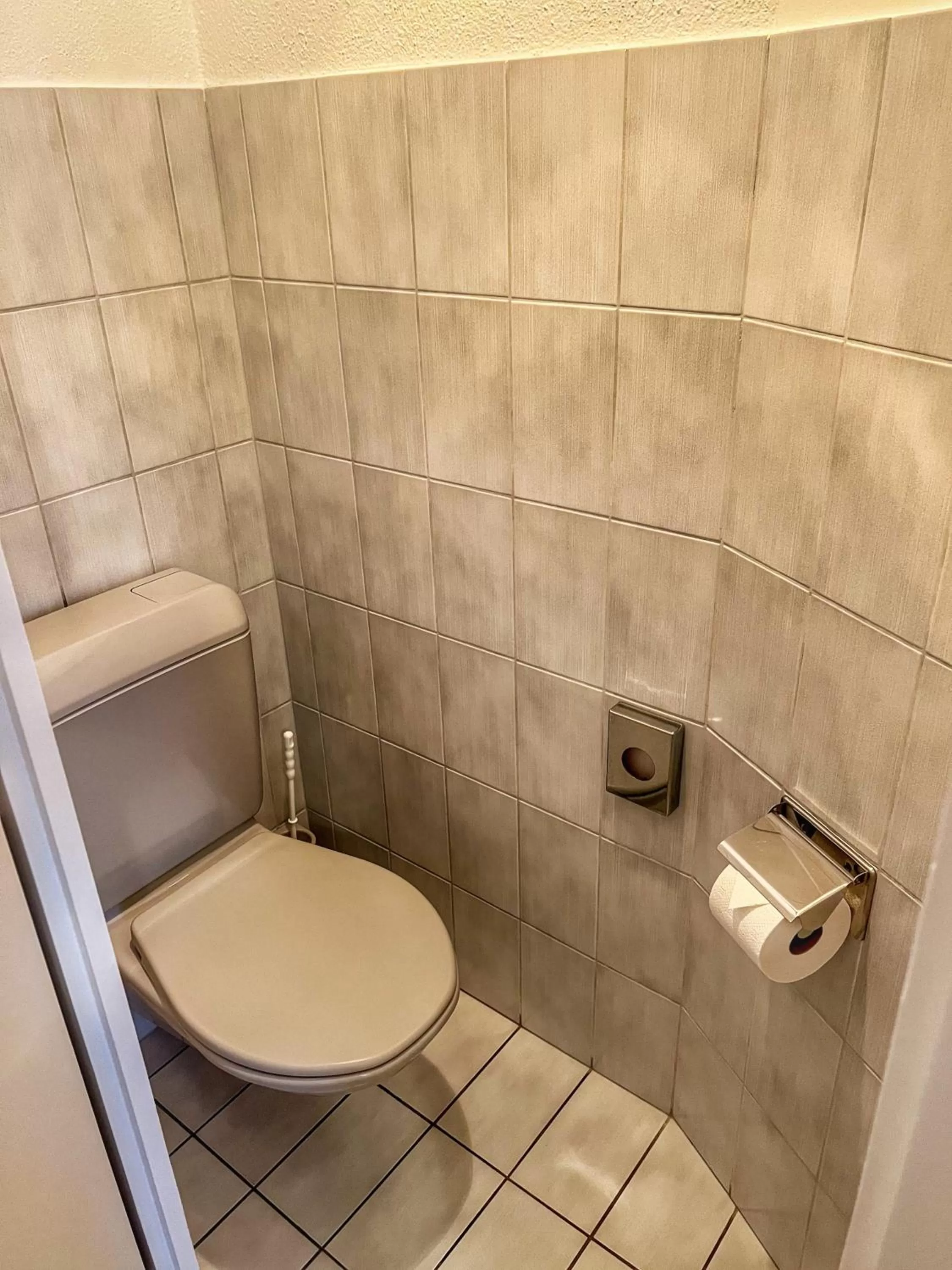 Toilet in Hotel Hecht