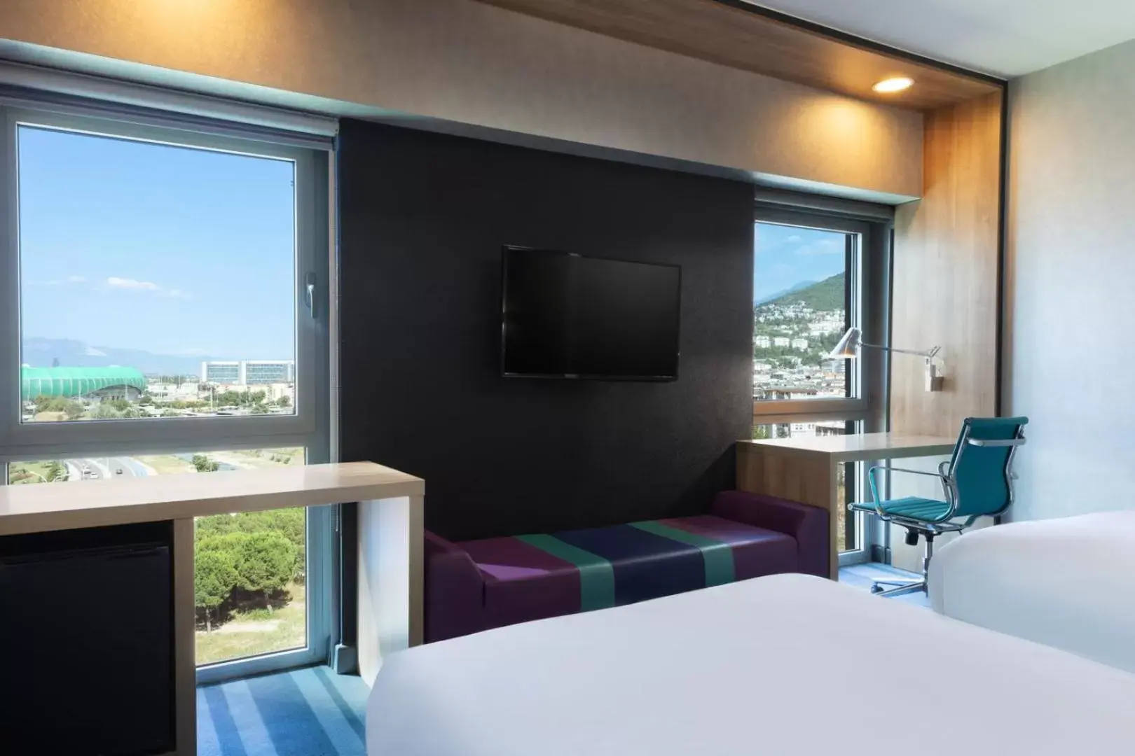 Bedroom, TV/Entertainment Center in Aloft Bursa Hotel