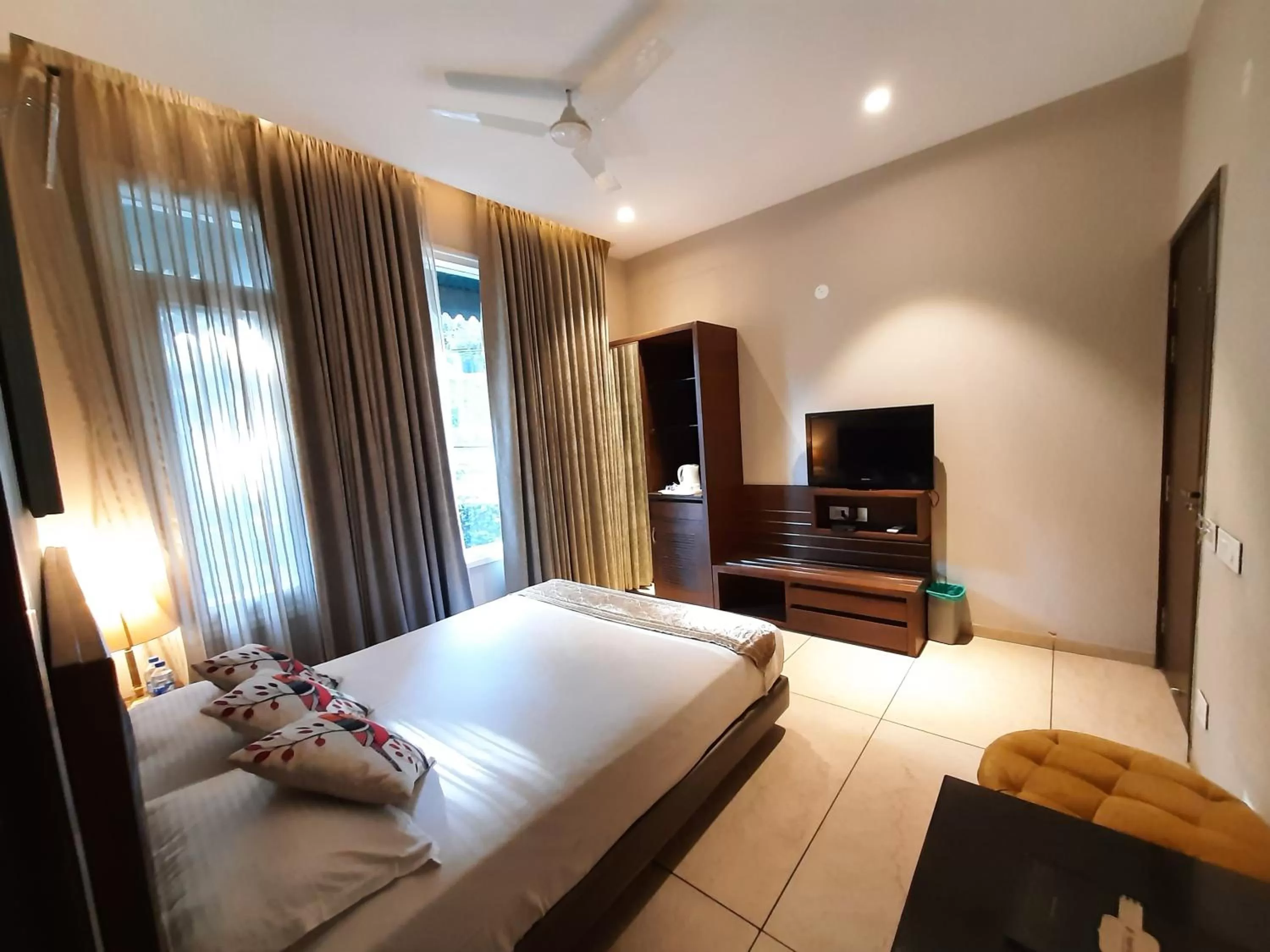 Photo of the whole room, Bed in Hotel Kasauli Regency Stags Not Allowed