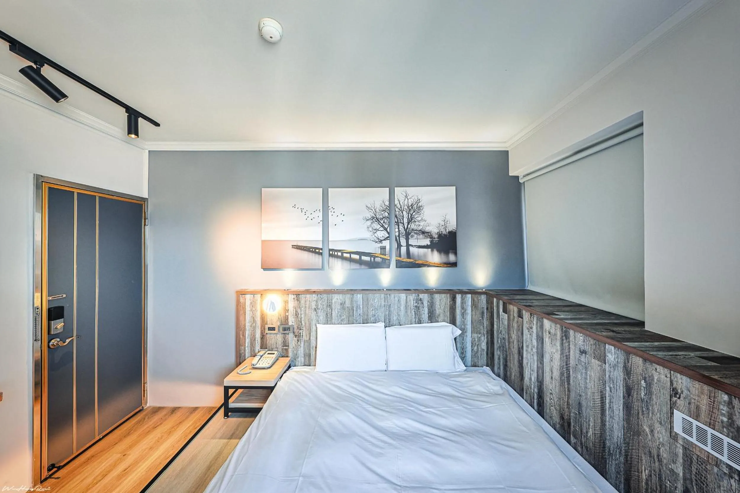 Bed in 亞馨文旅 近東大門夜市 有免費停車場 可自助入住