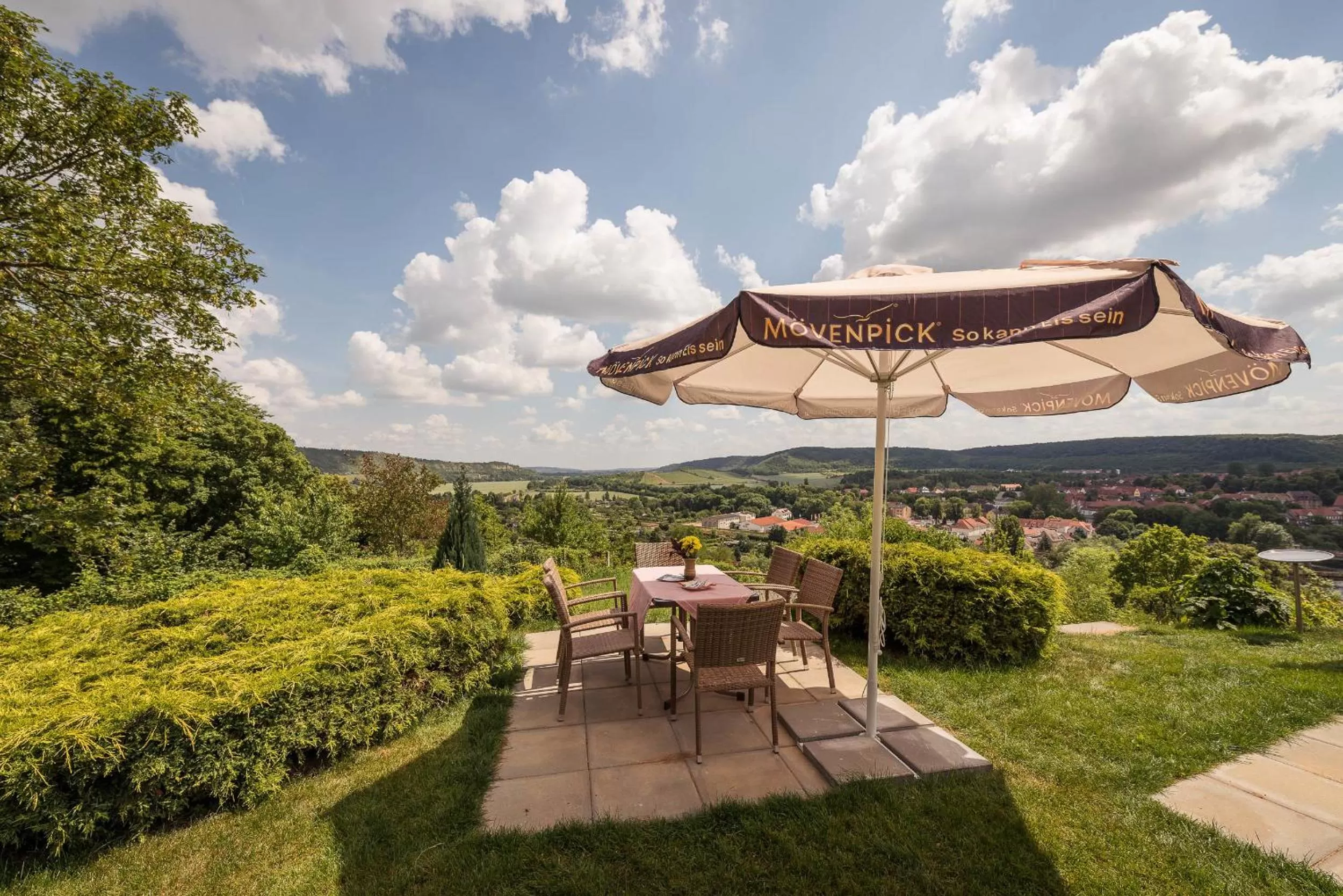 Restaurant/places to eat in Flair Hotel Villa Ilske