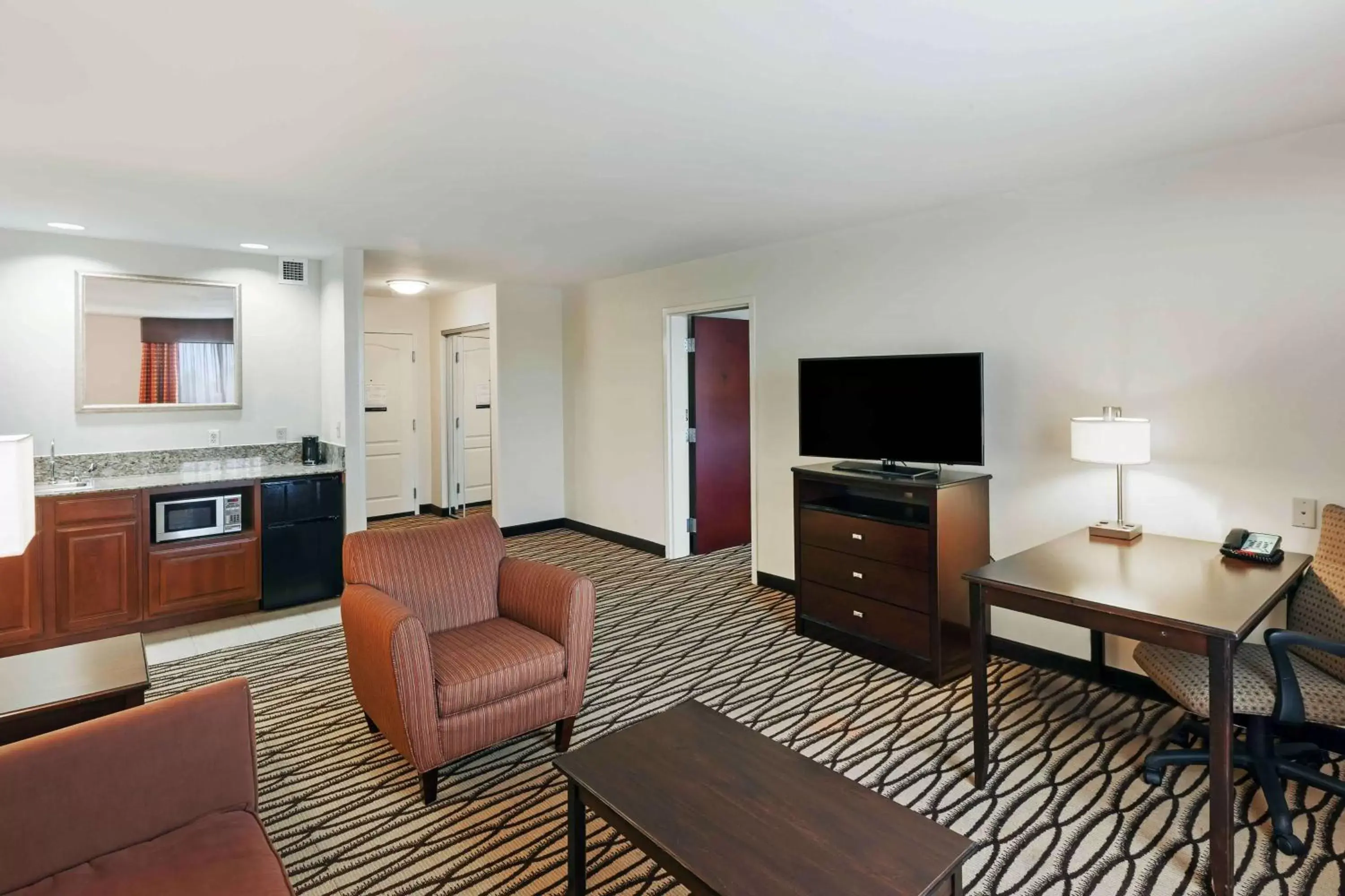 Bedroom, Seating Area in Hampton Inn & Suites Morgan City