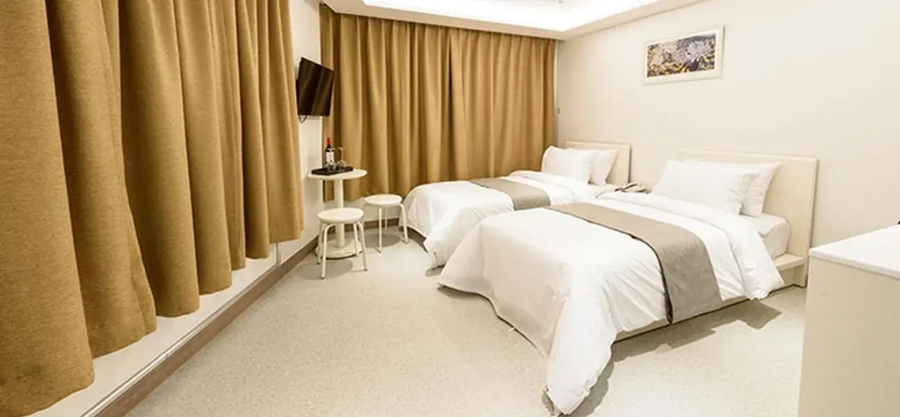 Bed in Rezion Hotel Bed in Rezion Hotel